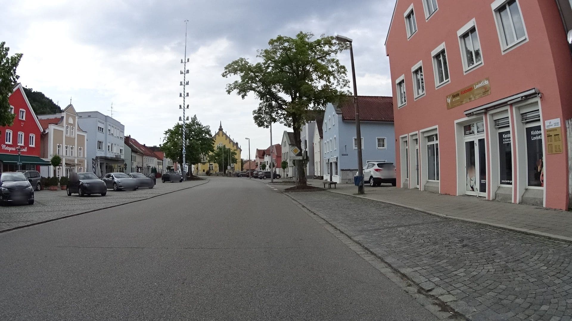 Street view near Hotel am Platzl, Bogen — © ramap (CC BY-SA · Mapillary)