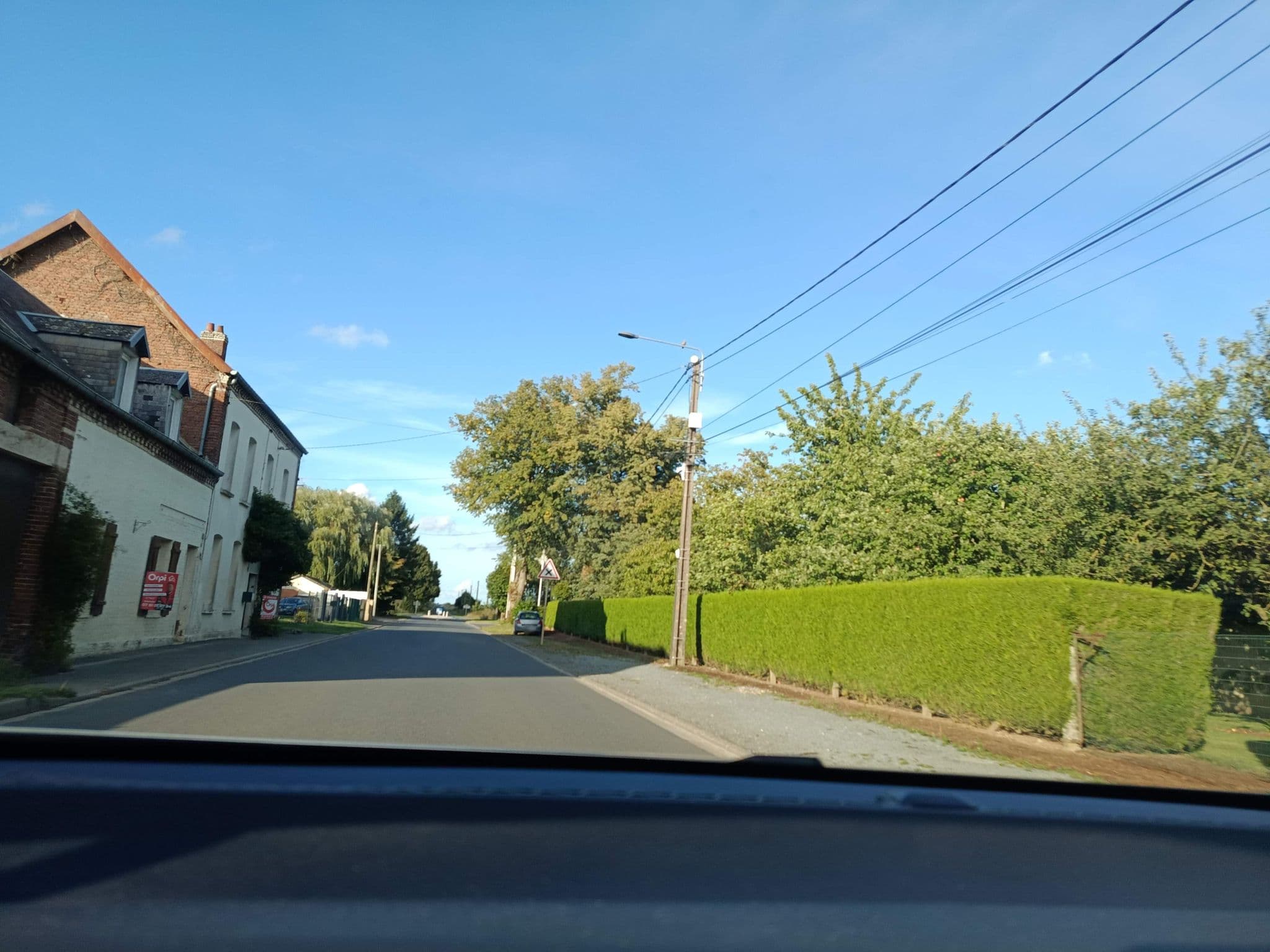 Street view near Les Bieffes B&B, Bucquoy — © kritic (CC BY-SA · Mapillary)