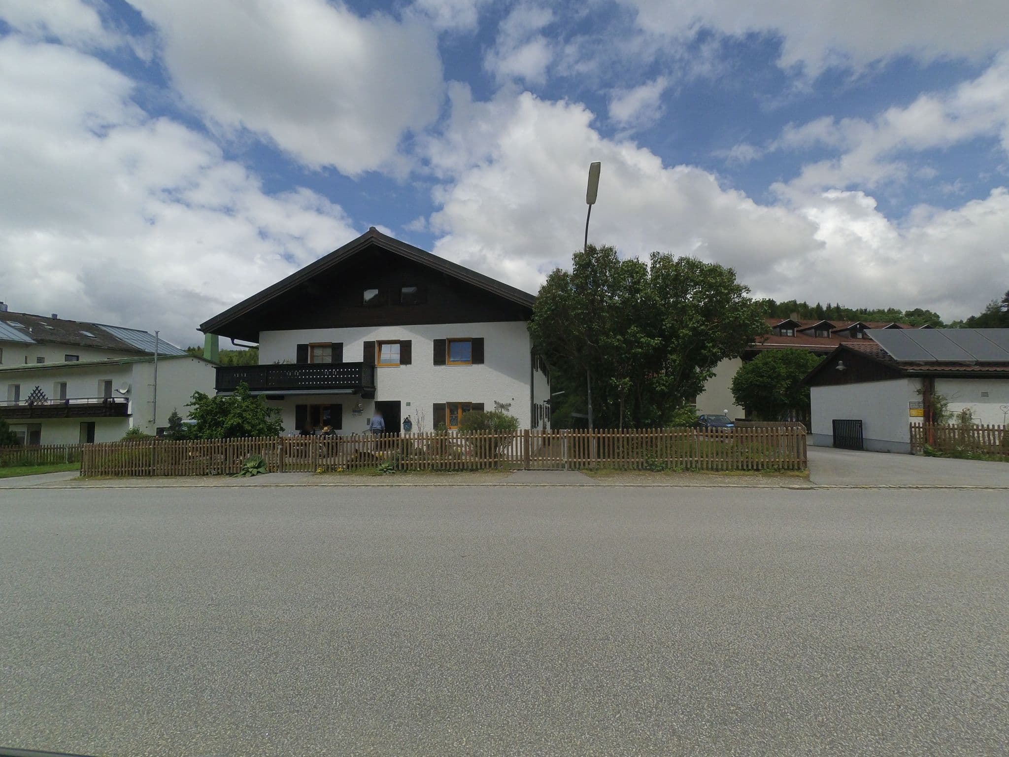 Street view near Ferienwohnung Treml, Bayerisch Eisenstein — © wegavision (CC BY-SA · Mapillary)