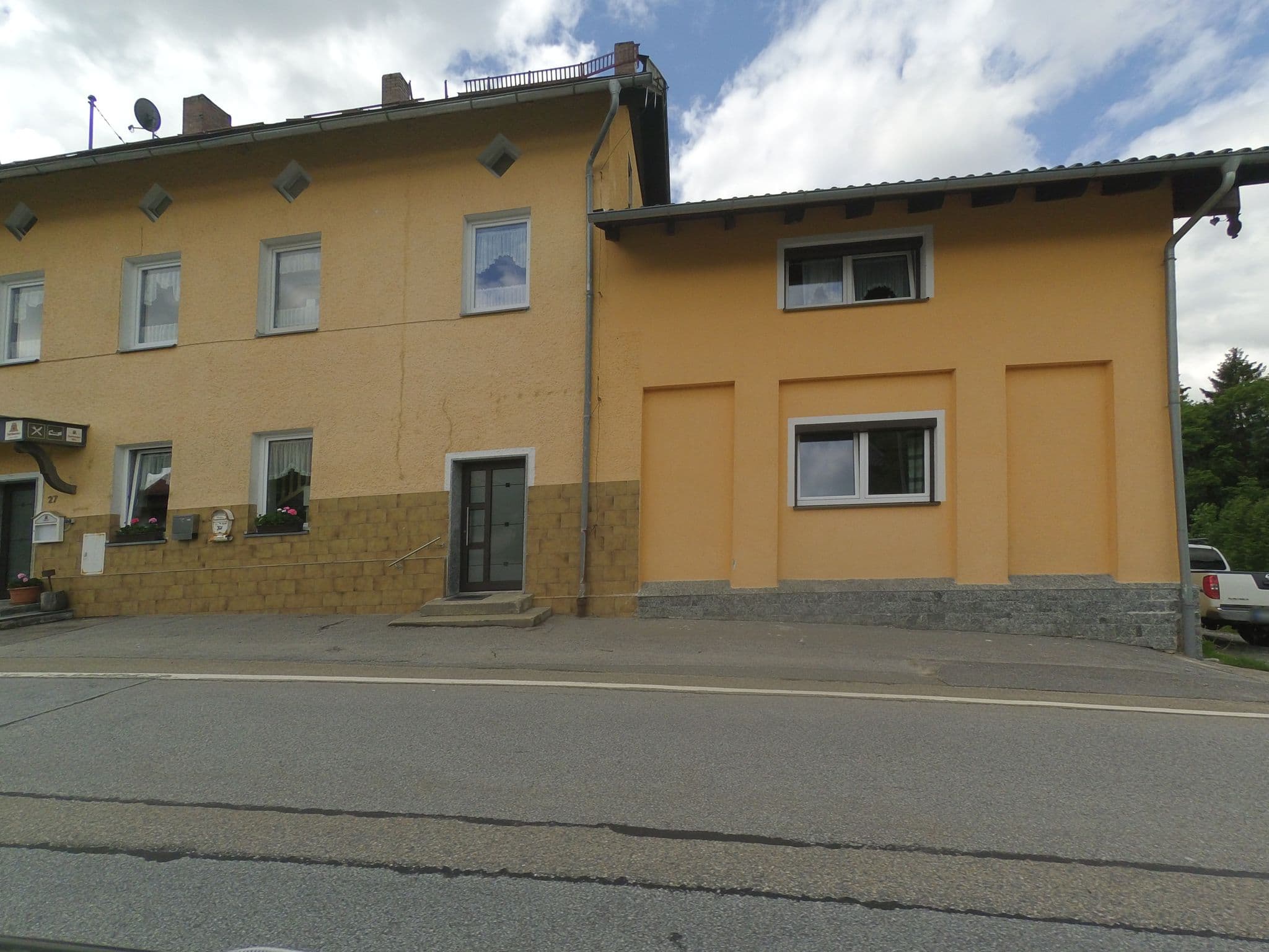 Street view near Gasthof Zum Wurzelsepp, Lindberg — © wegavision (CC BY-SA · Mapillary)