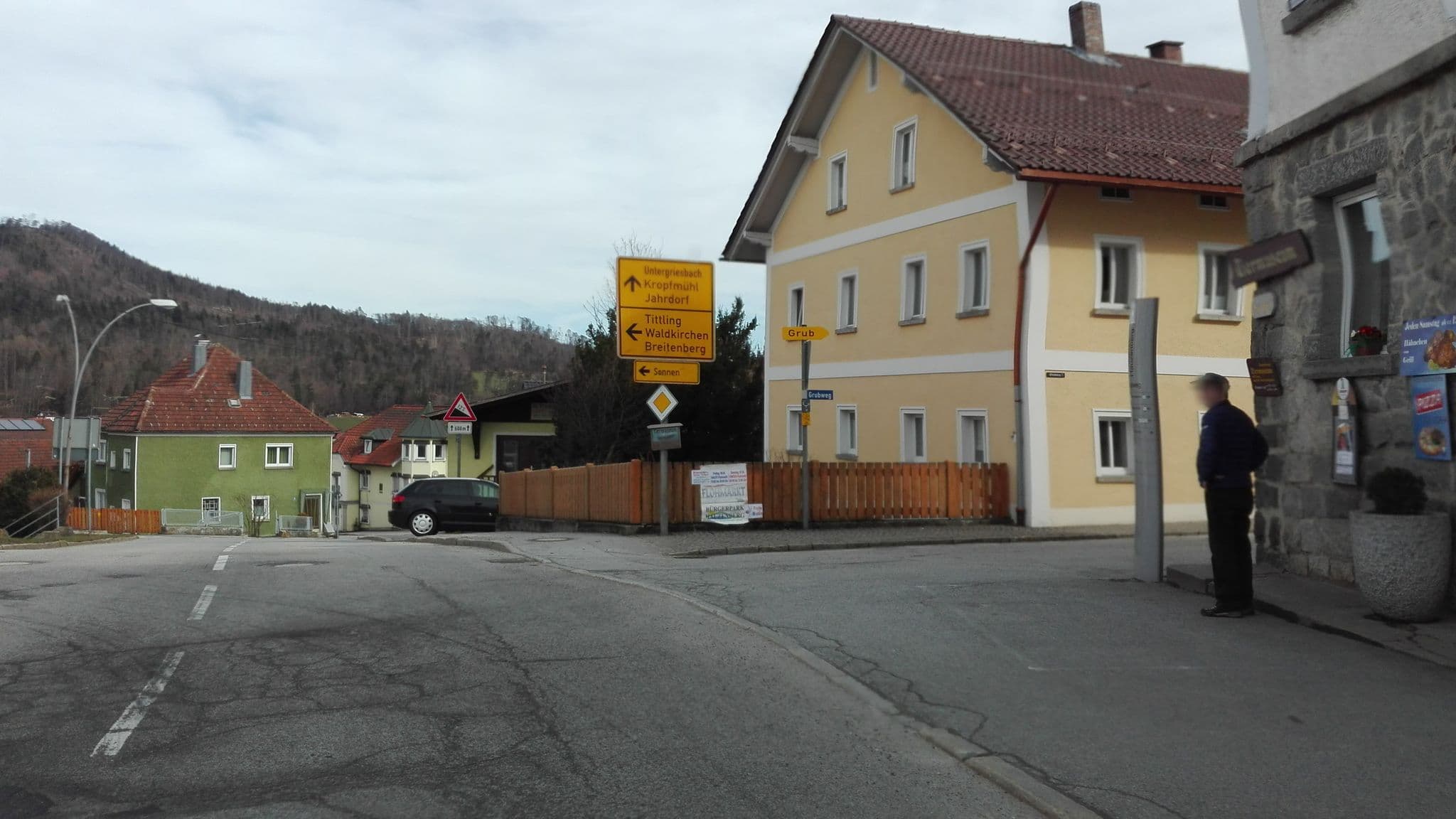 Street view near Gasthof – Pension Kinateder „La Plata“, Hauzenberg — © suriv (CC BY-SA · Mapillary)