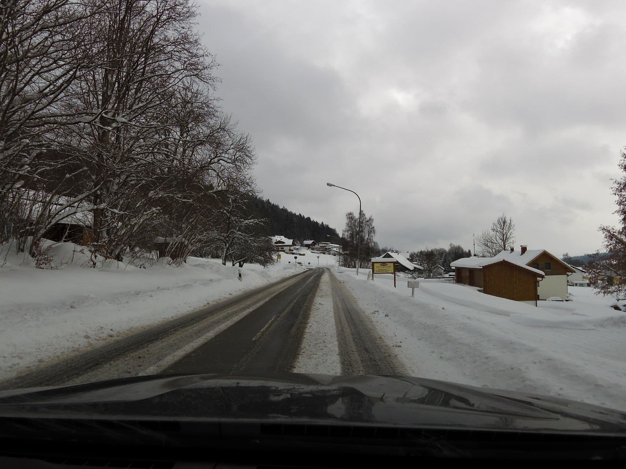 Street view near Ferienhaus Bärenhöhle, Spiegelau — © czmrtn (CC BY-SA · Mapillary)