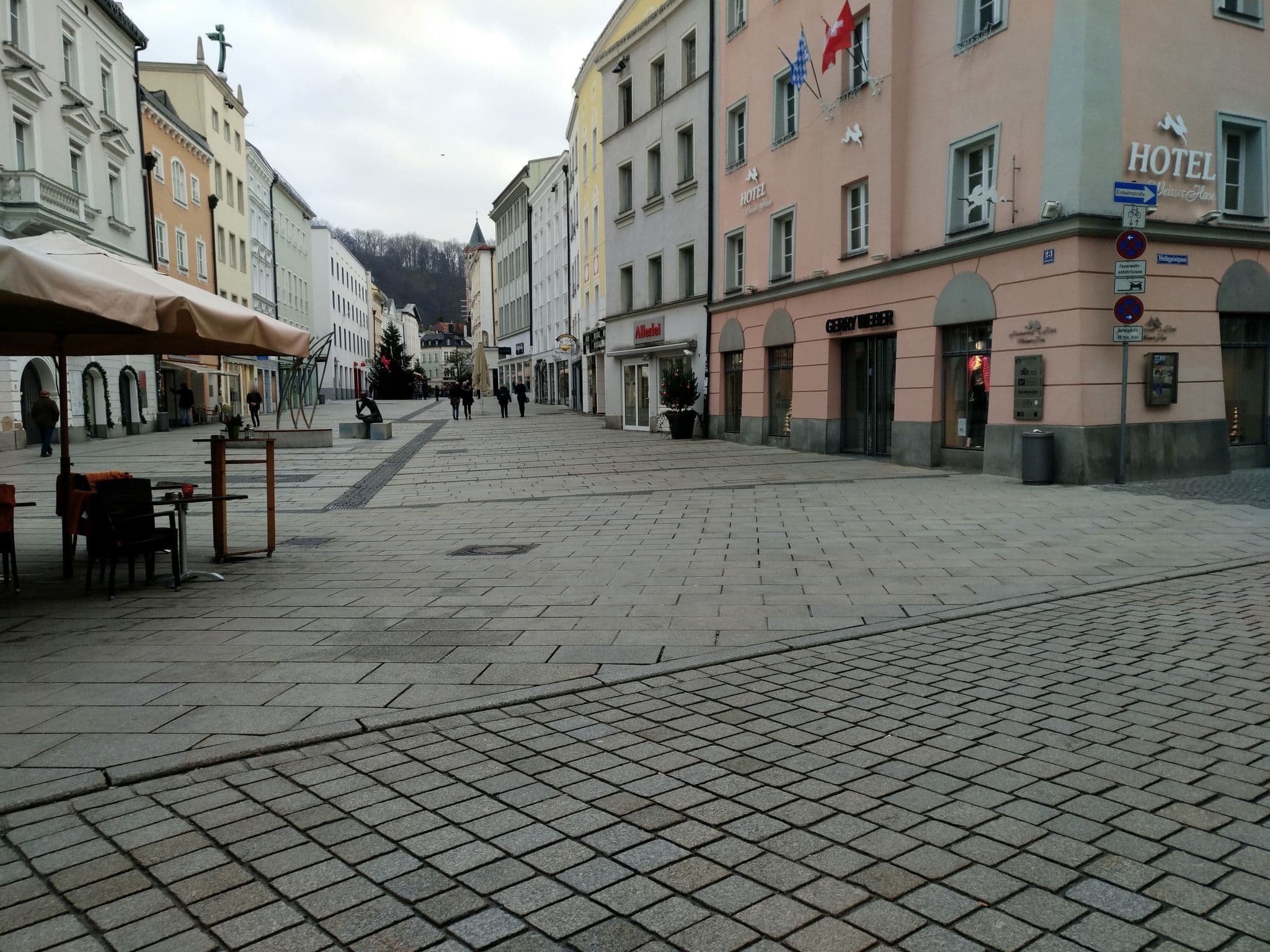 Street view near Frau Dunschn, Passau — © aceini (CC BY-SA · Mapillary)