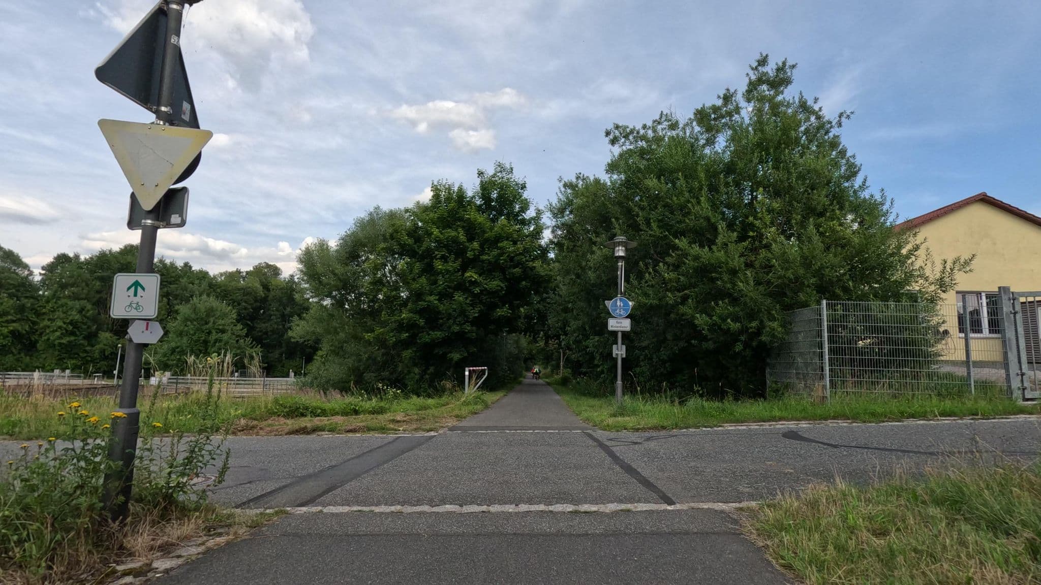 Street view near Ferienhof Schraml, Erbendorf — © rnissl (CC BY-SA · Mapillary)