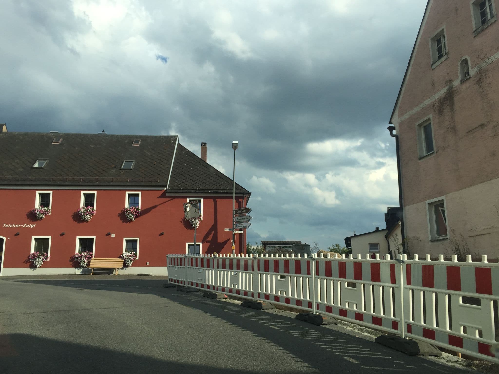 Street view near Hotel Zum Waldnabtal Inh. Franz Bäumler, Windischeschenbach — © tirmi (CC BY-SA · Mapillary)