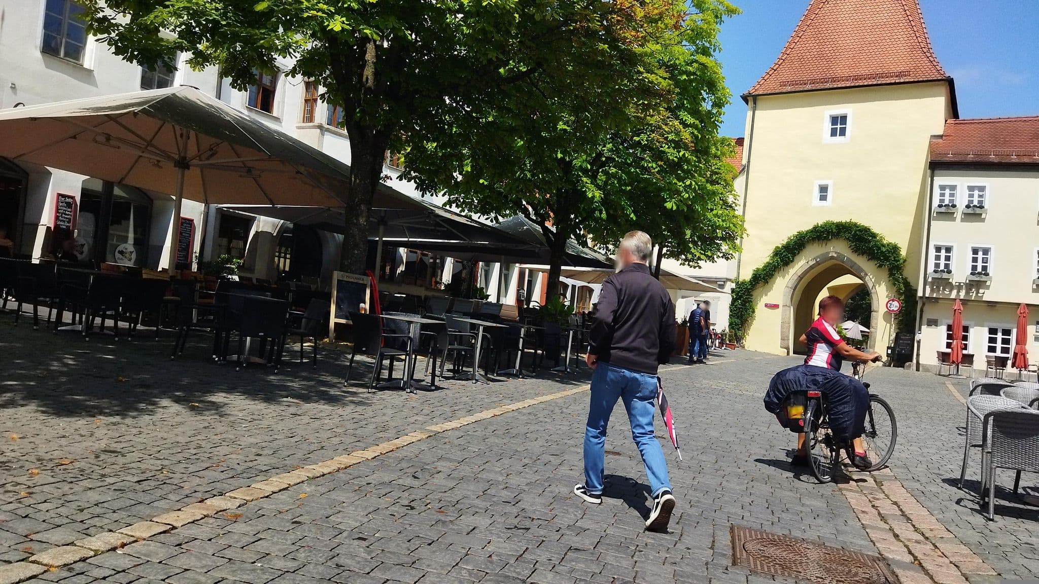 Street view near boutiqe hotel frieden, Weiden — © changchun1 (CC BY-SA · Mapillary)