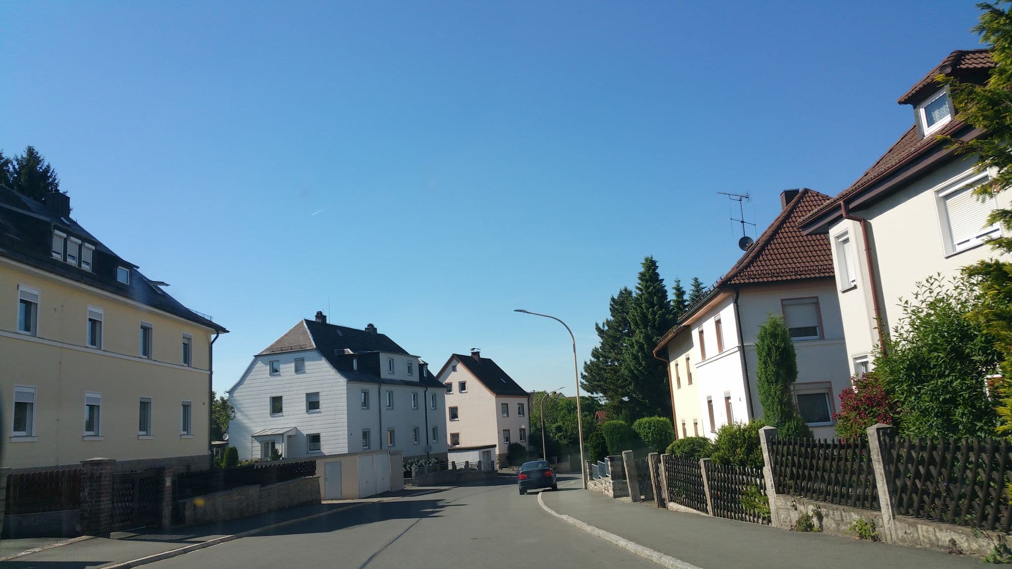 Street view near Pension Viktoria, Rehau — © b4sti4n (CC BY-SA · Mapillary)