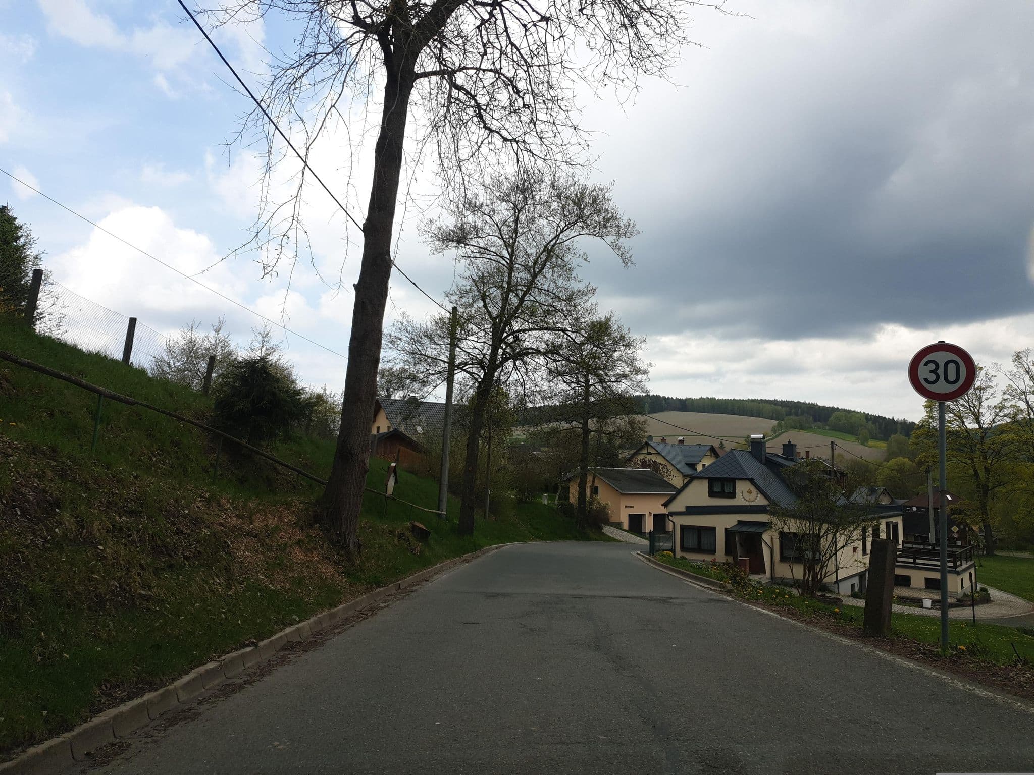 Street view near Eckhard Künzel, Erlbach — © canislupus (CC BY-SA · Mapillary)