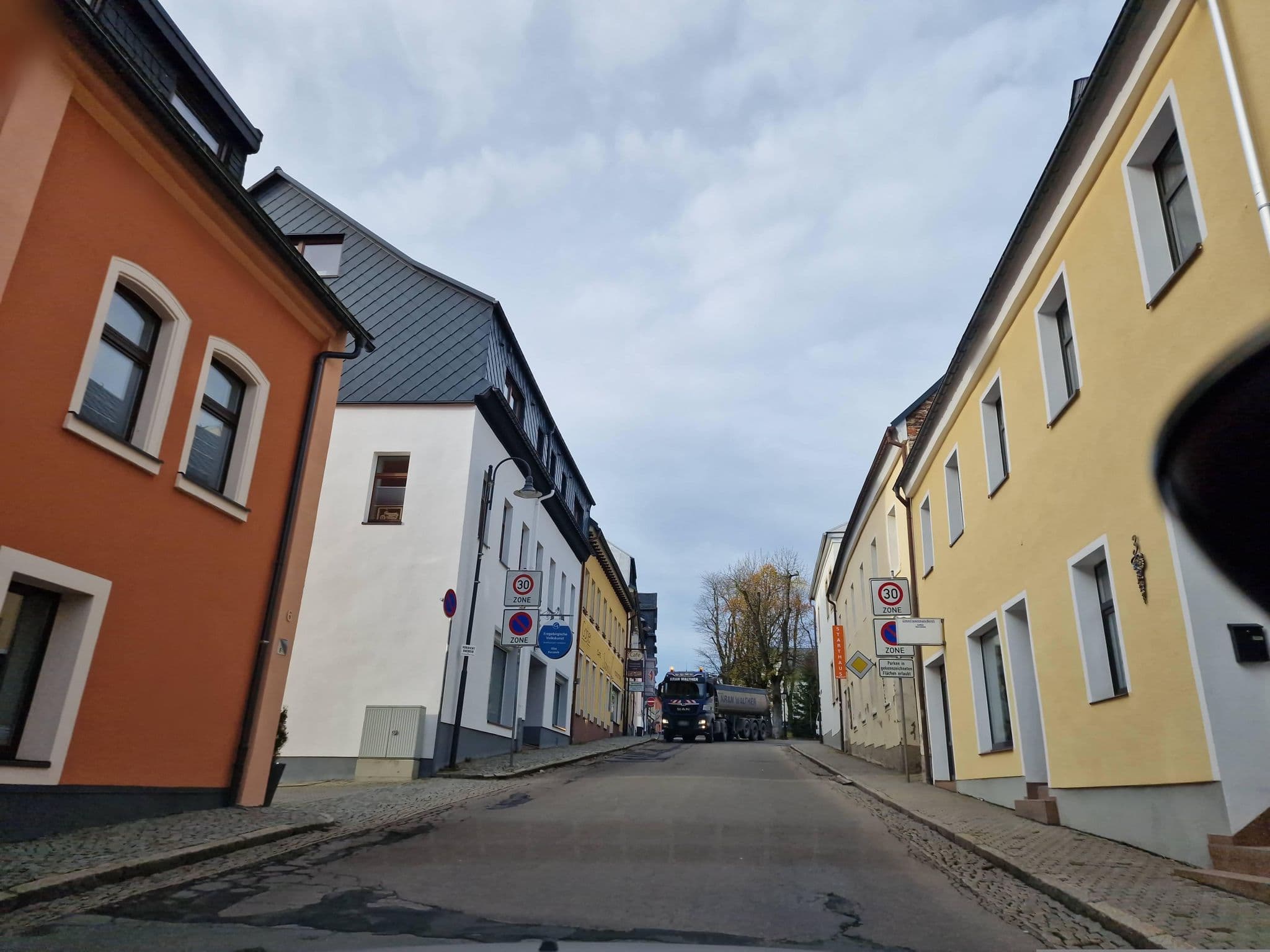 Street view near Ferienwohnung Janine Herting, Kurort Oberwiesenthal — © canislupus (CC BY-SA · Mapillary)