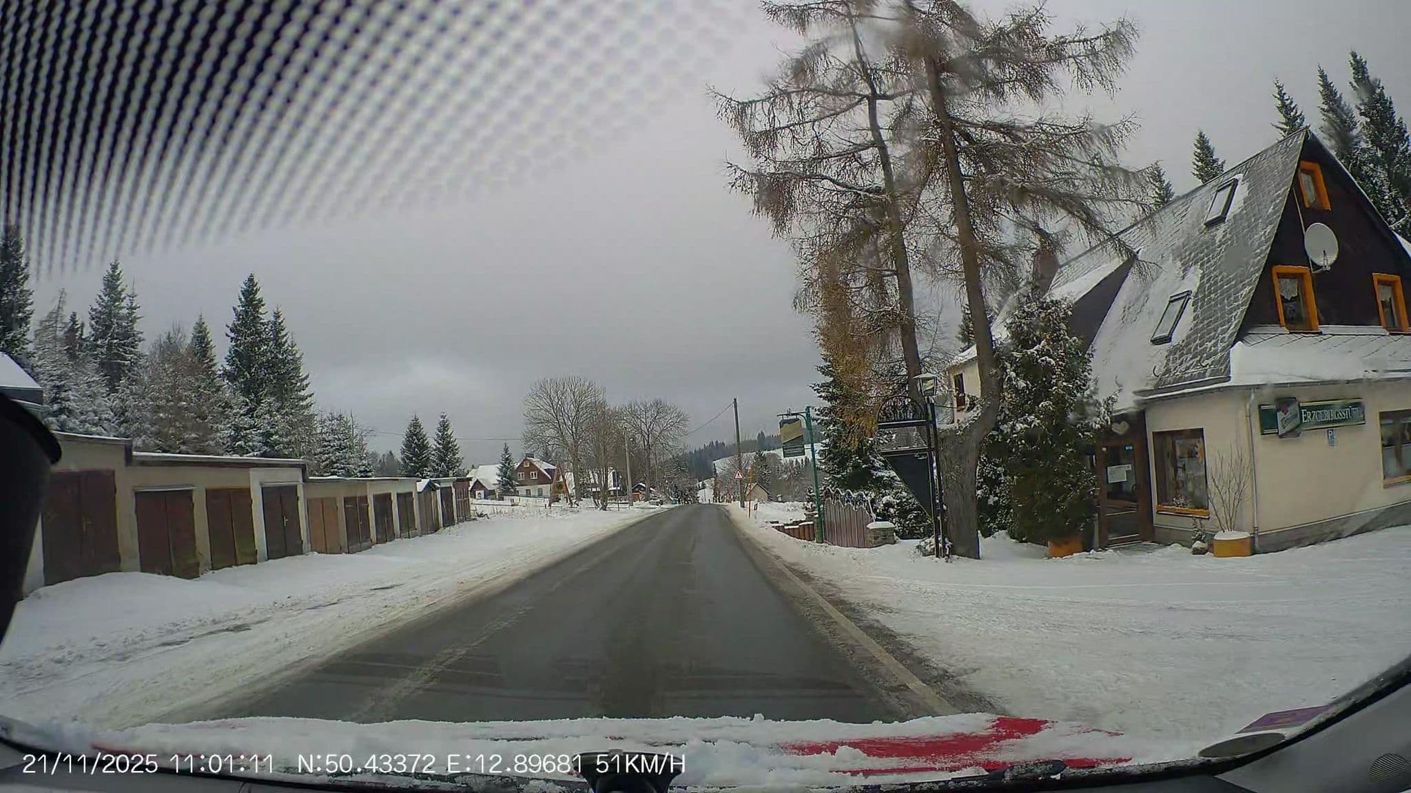Street view near Gaststätte-Pension Erzgebirgsstübe, Kurort Oberwiesenthal — © AR88 (CC BY-SA · Mapillary)