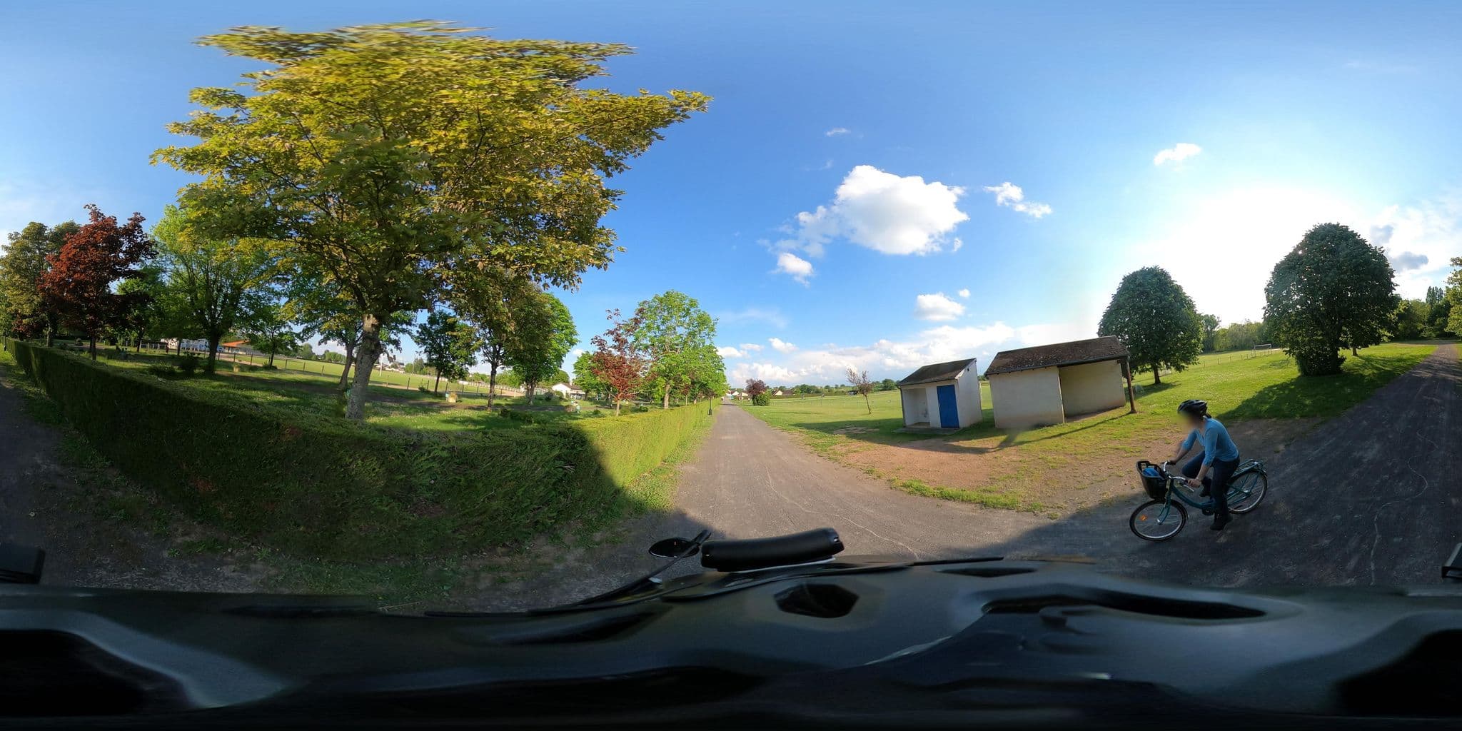Street view near Camping municipal "Les Bords de Besbre", Dompierre-sur-Besbre — © pivert (CC BY-SA · Mapillary)