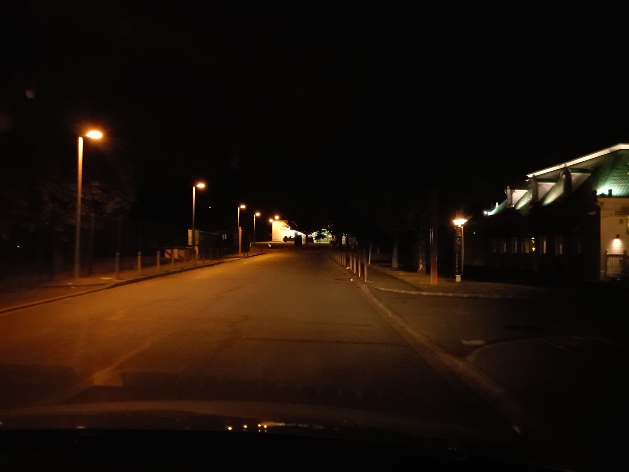 Street view near hotelF1, Chilly-Mazarin — © x_javier (CC BY-SA · Mapillary)