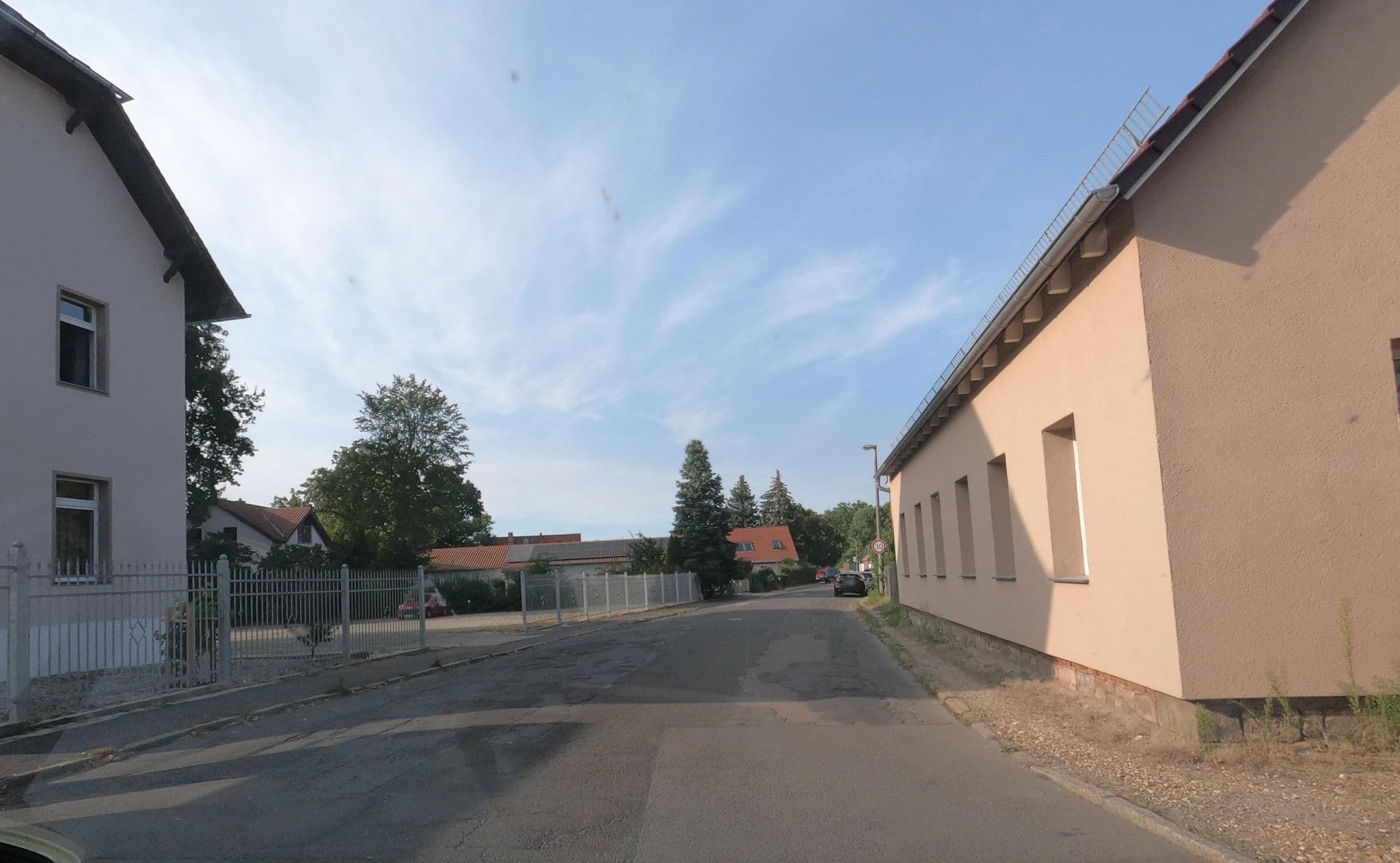Street view near Voyage Hotel, Veranstaltungssaal & Appartements, Großzschocher — © u14183 (CC BY-SA · Mapillary)