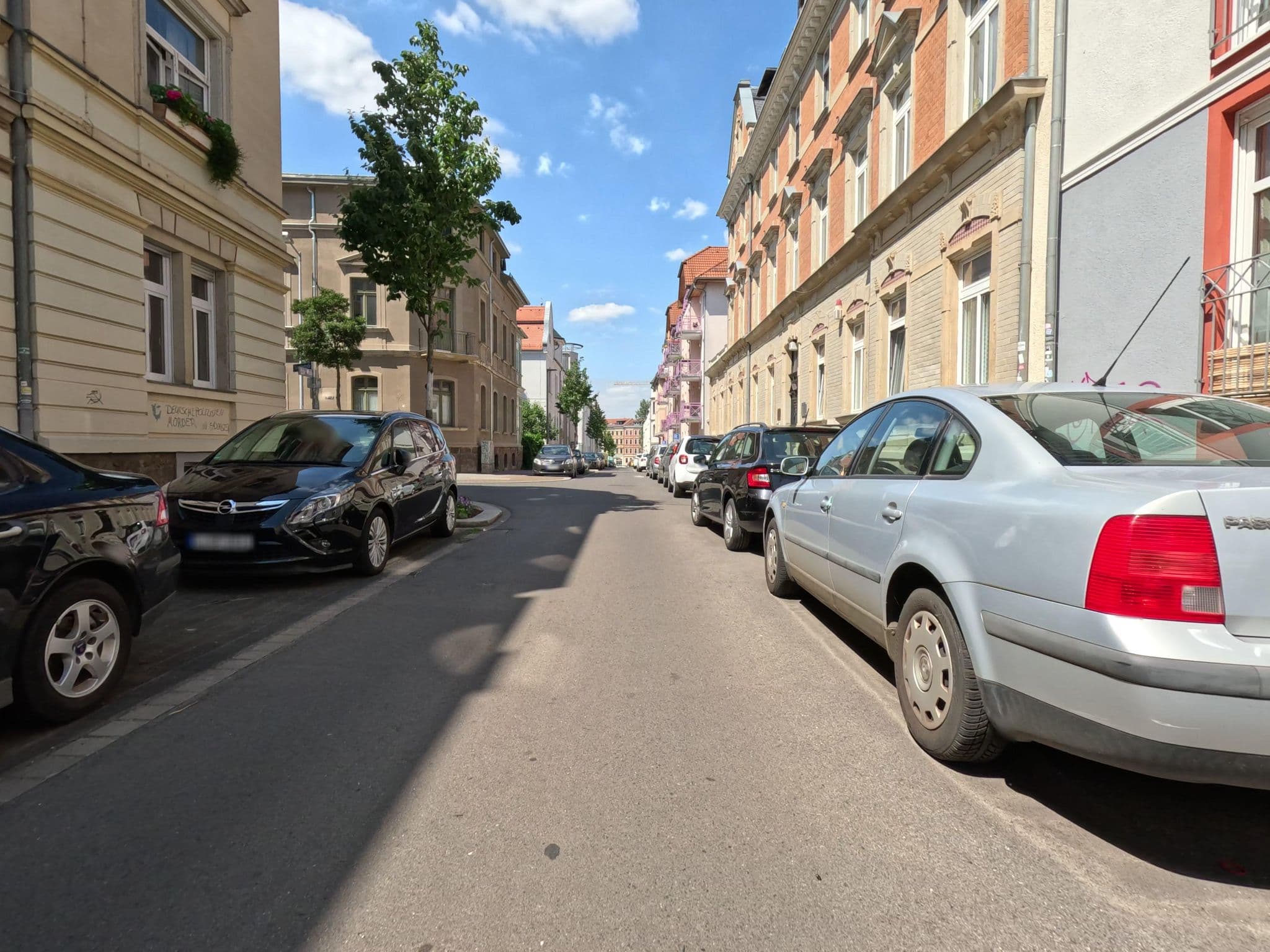 Street view near Apartments Suzy, Kleinzschocher — © kopra (CC BY-SA · Mapillary)