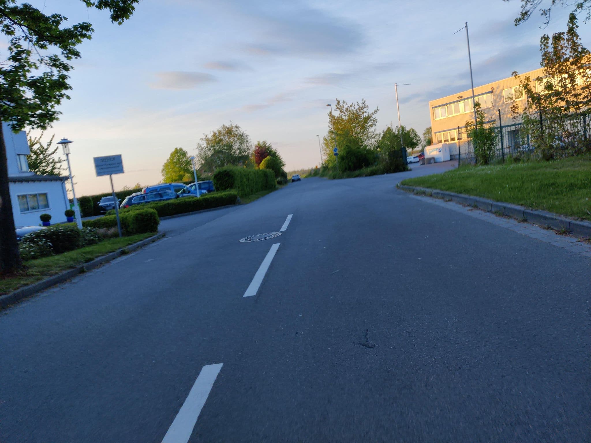 Street view near Come Inn, Zwenkau — © kopra (CC BY-SA · Mapillary)