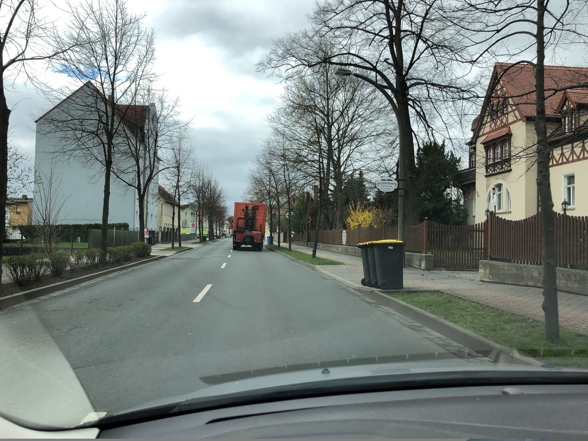 Street view near Pension und Gästehaus Villa Kühn, Zeitz — © bejotel (CC BY-SA · Mapillary)