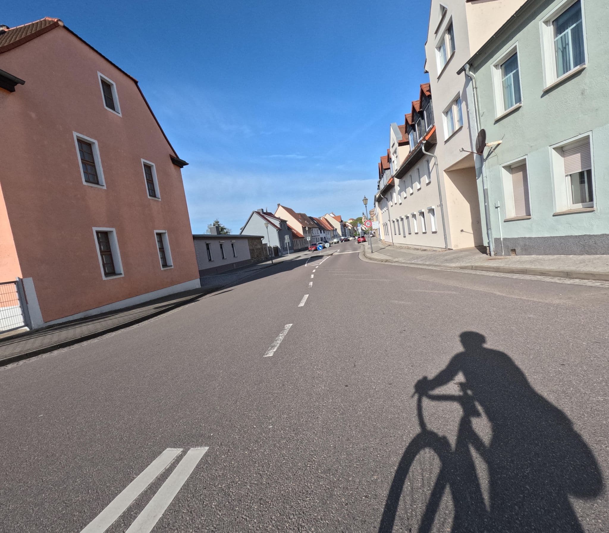 Street view near Pension Hillmann-Koschut, Merseburg — © kopra (CC BY-SA · Mapillary)
