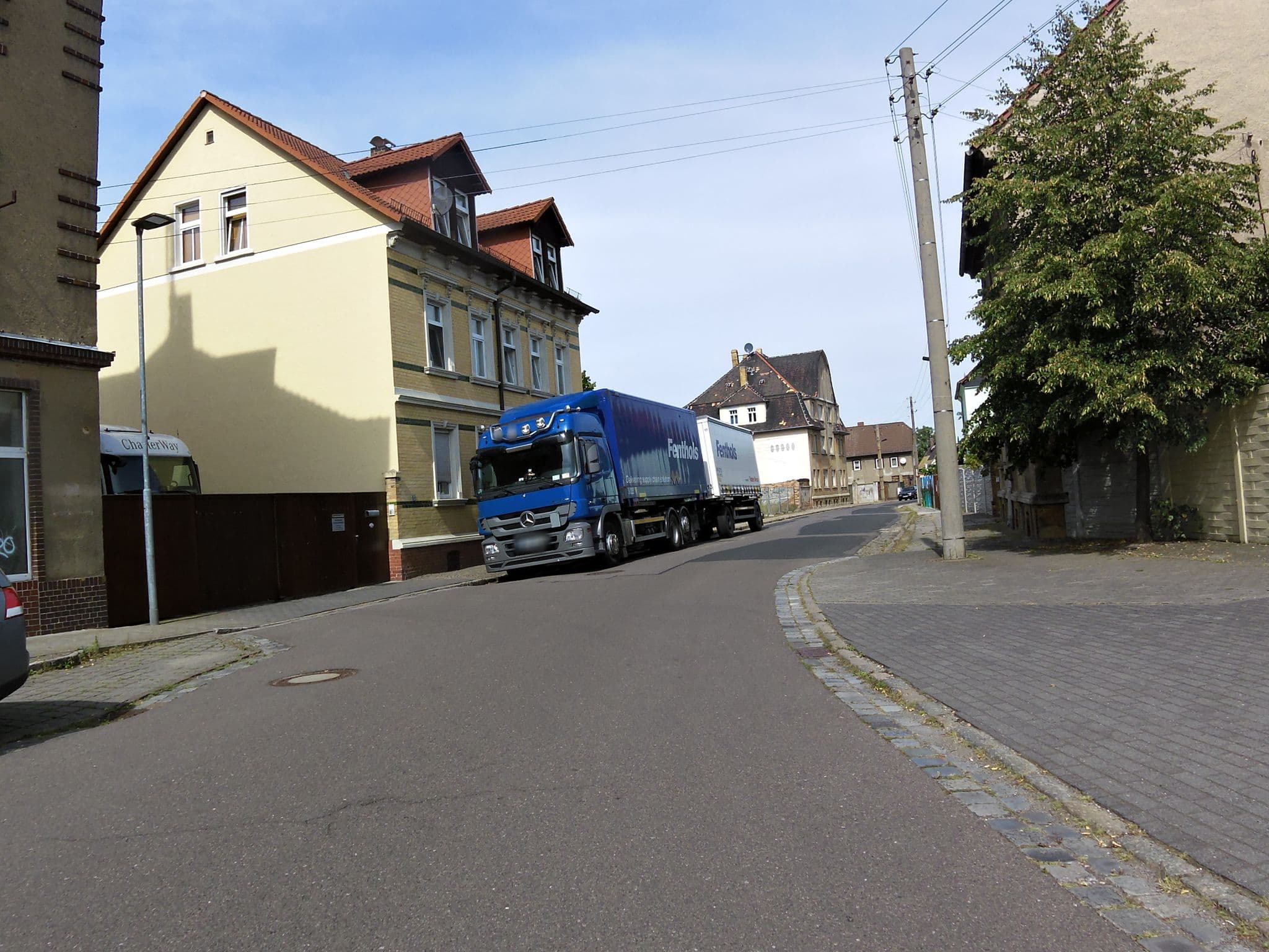 Street view near Romantisches Geniesser Hotel Duebener Heide, Schkeuditz — © zoegglmeyr (CC BY-SA · Mapillary)