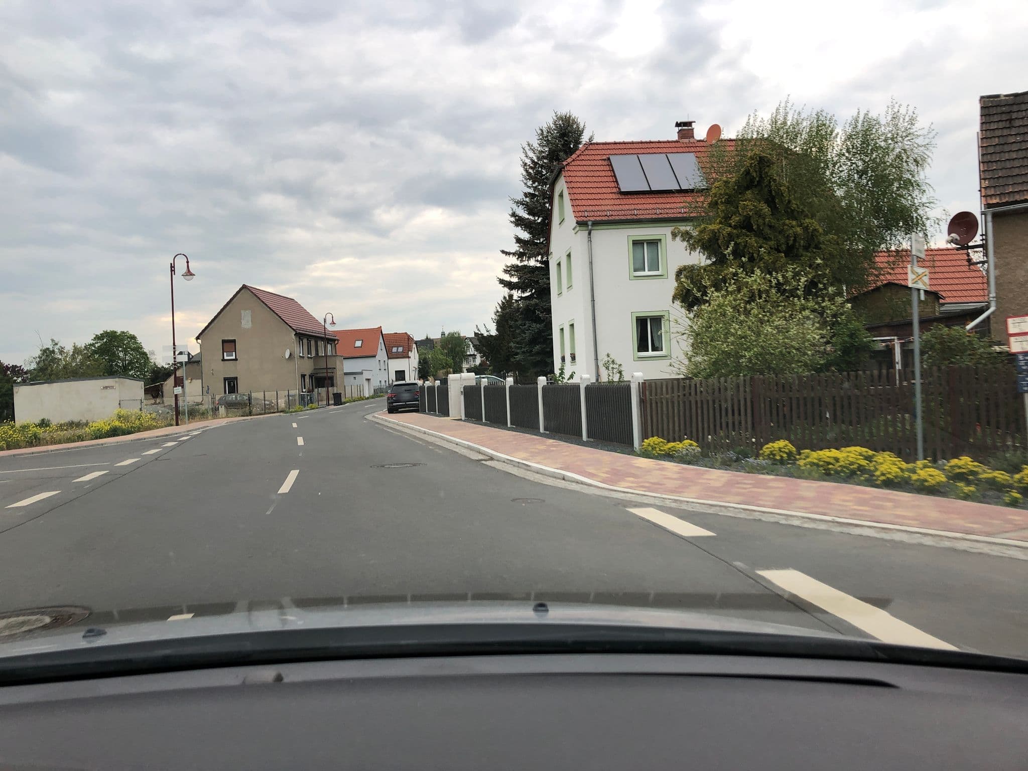 Street view near FeWo Sonnenweg-Neuseenland-Großpösna, Großpösna — © bejotel (CC BY-SA · Mapillary)