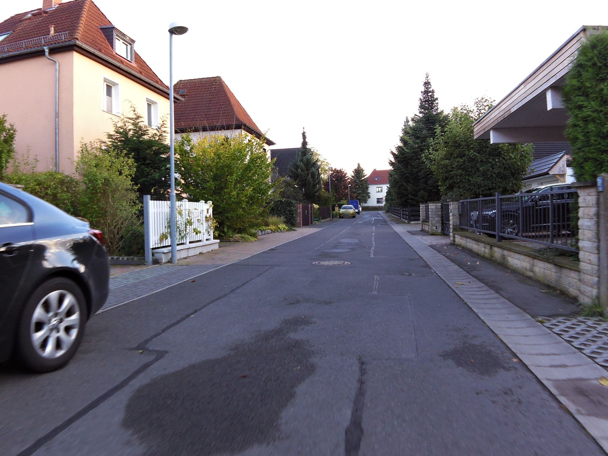 Street view near Hotel-Pension Weisses Ross, Borsdorf — © zoegglmeyr (CC BY-SA · Mapillary)