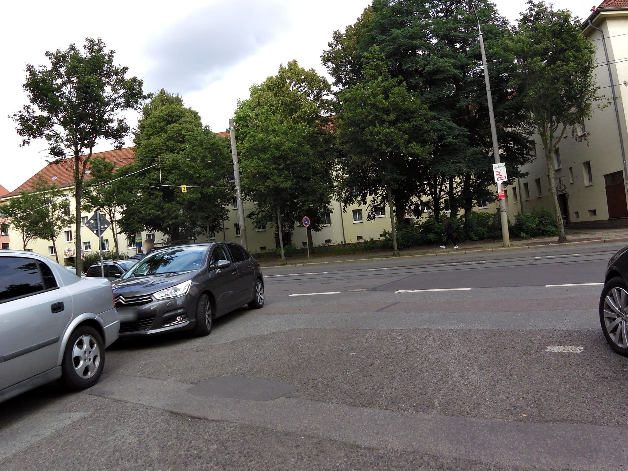 Street view near Pension Mockau, Gohlis — © zoegglmeyr (CC BY-SA · Mapillary)