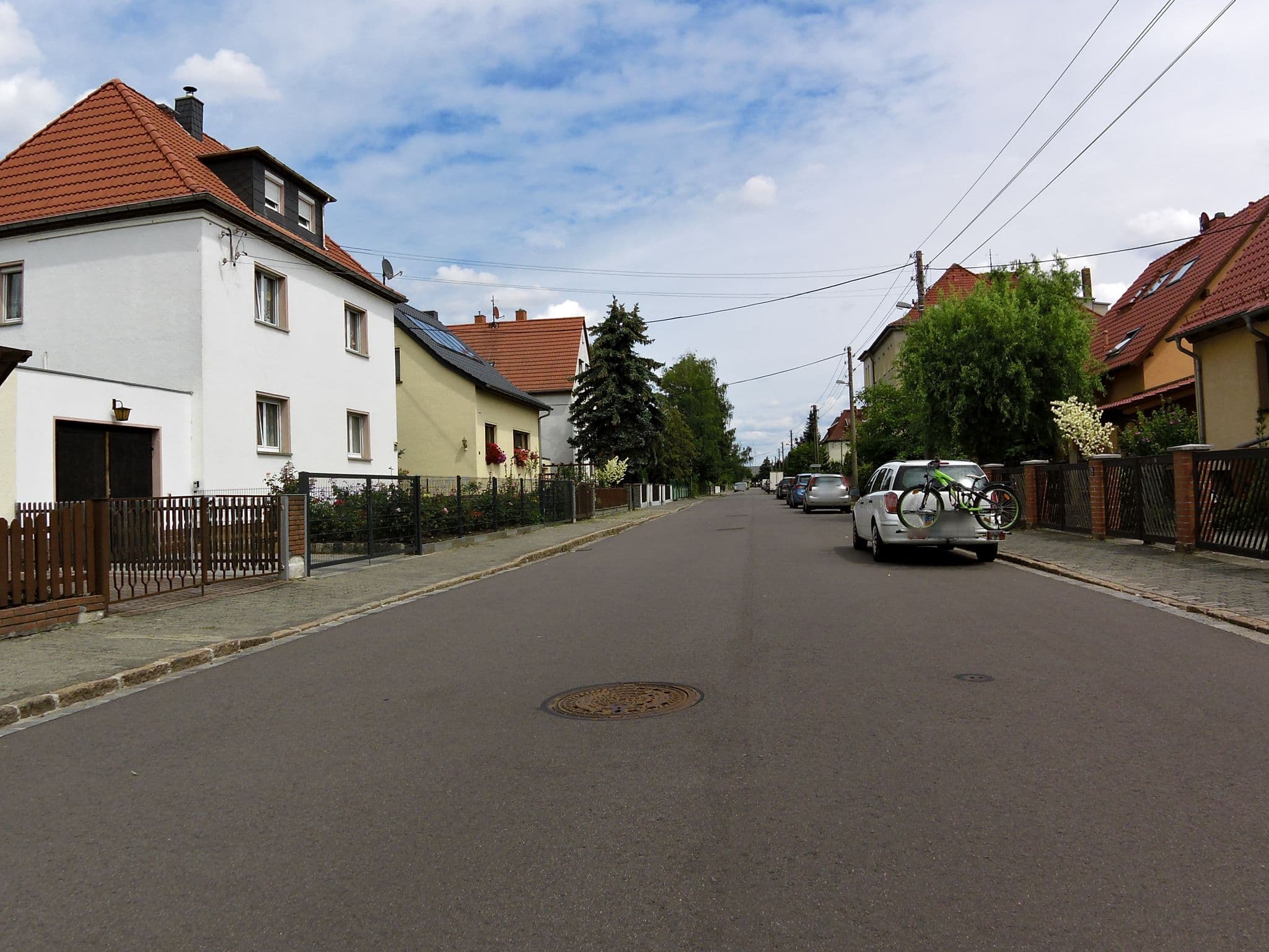 Street view near Claudia Woyand Rentenberaterin, Breitenfeld — © zoegglmeyr (CC BY-SA · Mapillary)