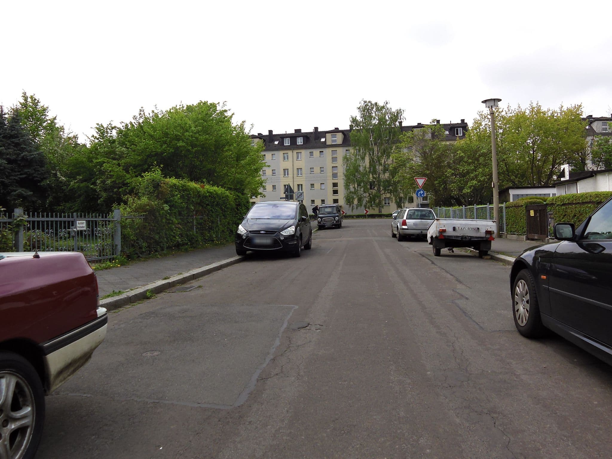 Street view near Gaststätte & Pension Goldene Höhe, Gohlis — © zoegglmeyr (CC BY-SA · Mapillary)