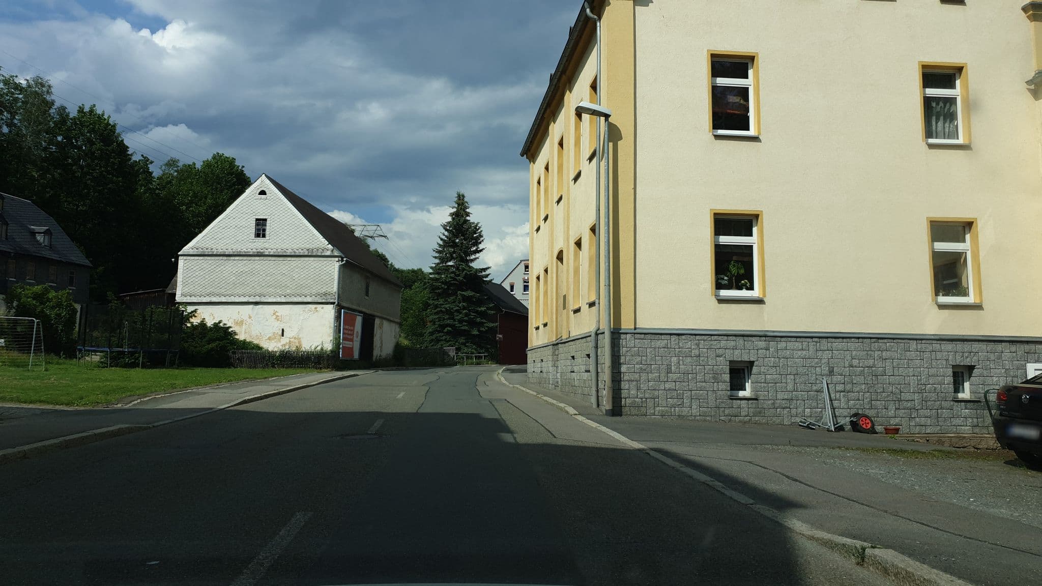 Street view near Ferienwohnung Weiß, Aue — © canislupus (CC BY-SA · Mapillary)