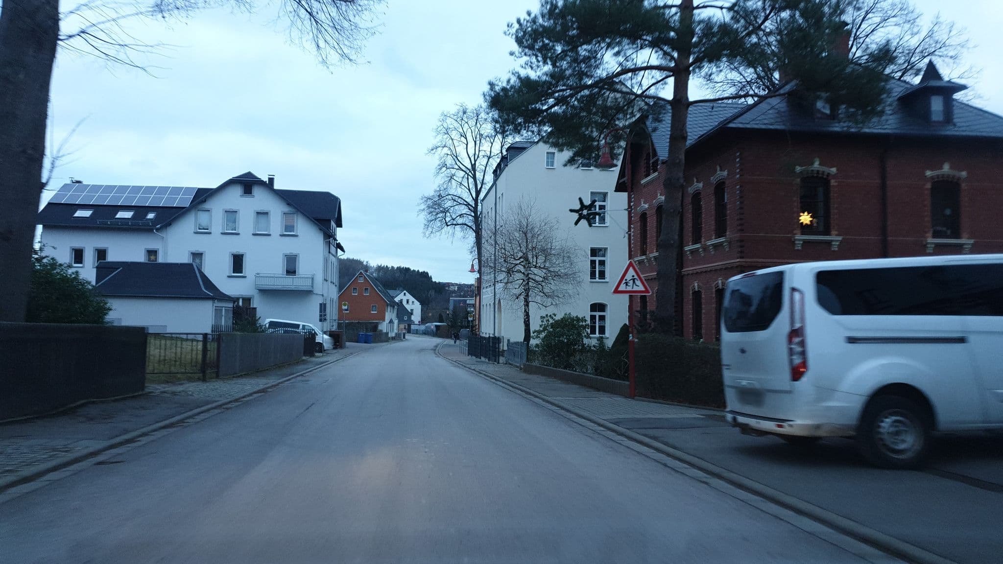 Street view near Hotel Talschlösschen Rödlitz, Hohndorf — © canislupus (CC BY-SA · Mapillary)