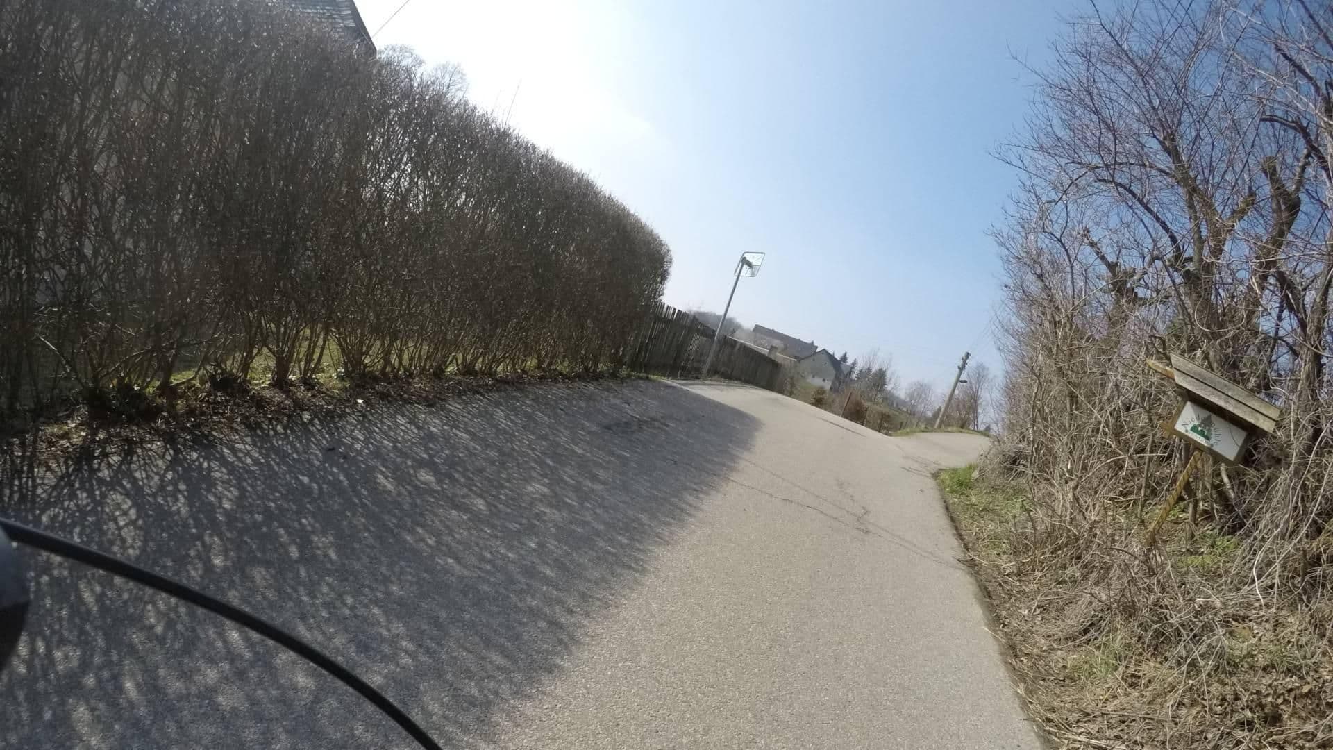 Street view near Börngen Dietmar Pension Mittelmühle, Niederfrohna — © ogniretzlab (CC BY-SA · Mapillary)