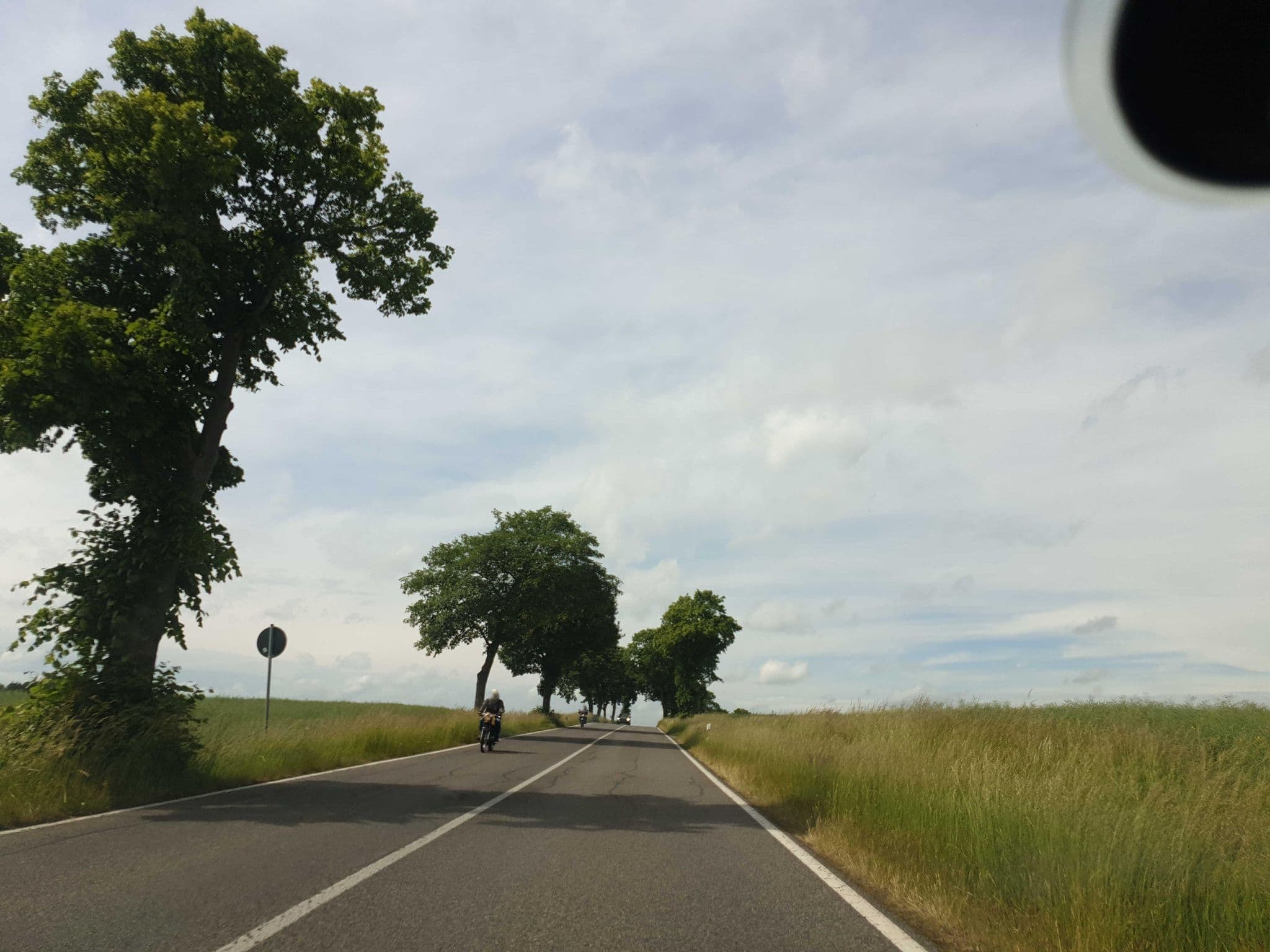 Street view near Hotel Apadana, Callenberg — © canislupus (CC BY-SA · Mapillary)