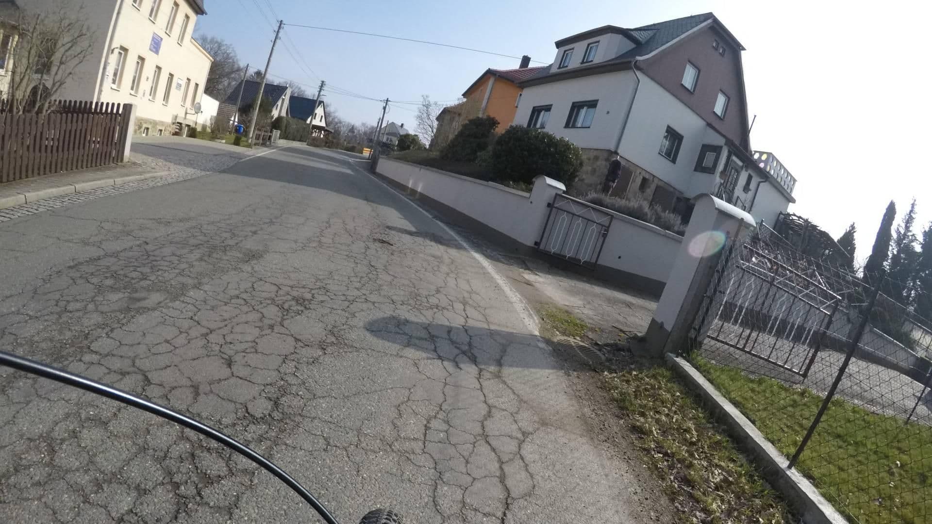 Street view near Ferienwohnung Wolkenburg, Niederfrohna — © ogniretzlab (CC BY-SA · Mapillary)