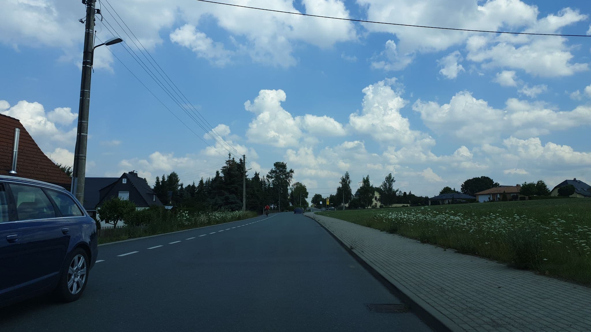 Street view near Hotel Abendroth, Limbach-Oberfrohna — © canislupus (CC BY-SA · Mapillary)