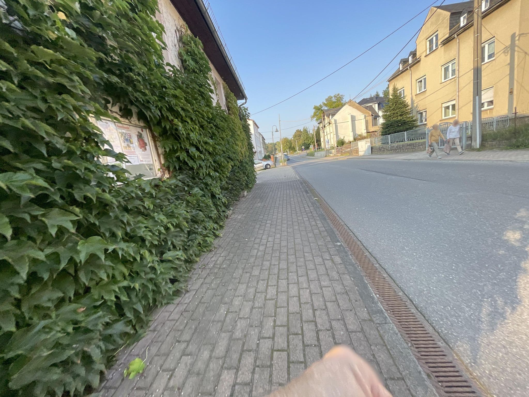 Street view near Kofftel - Das Kofferhotel, Lunzenau — © tordans (CC BY-SA · Mapillary)