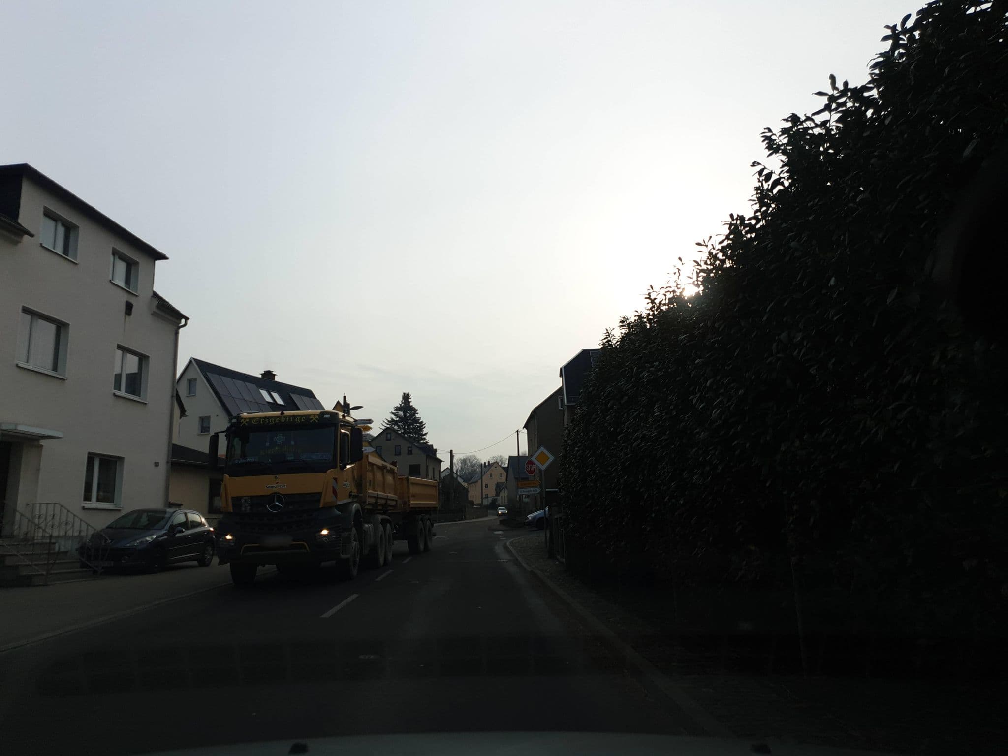Street view near Pension Lindenhof, Leubsdorf — © canislupus (CC BY-SA · Mapillary)