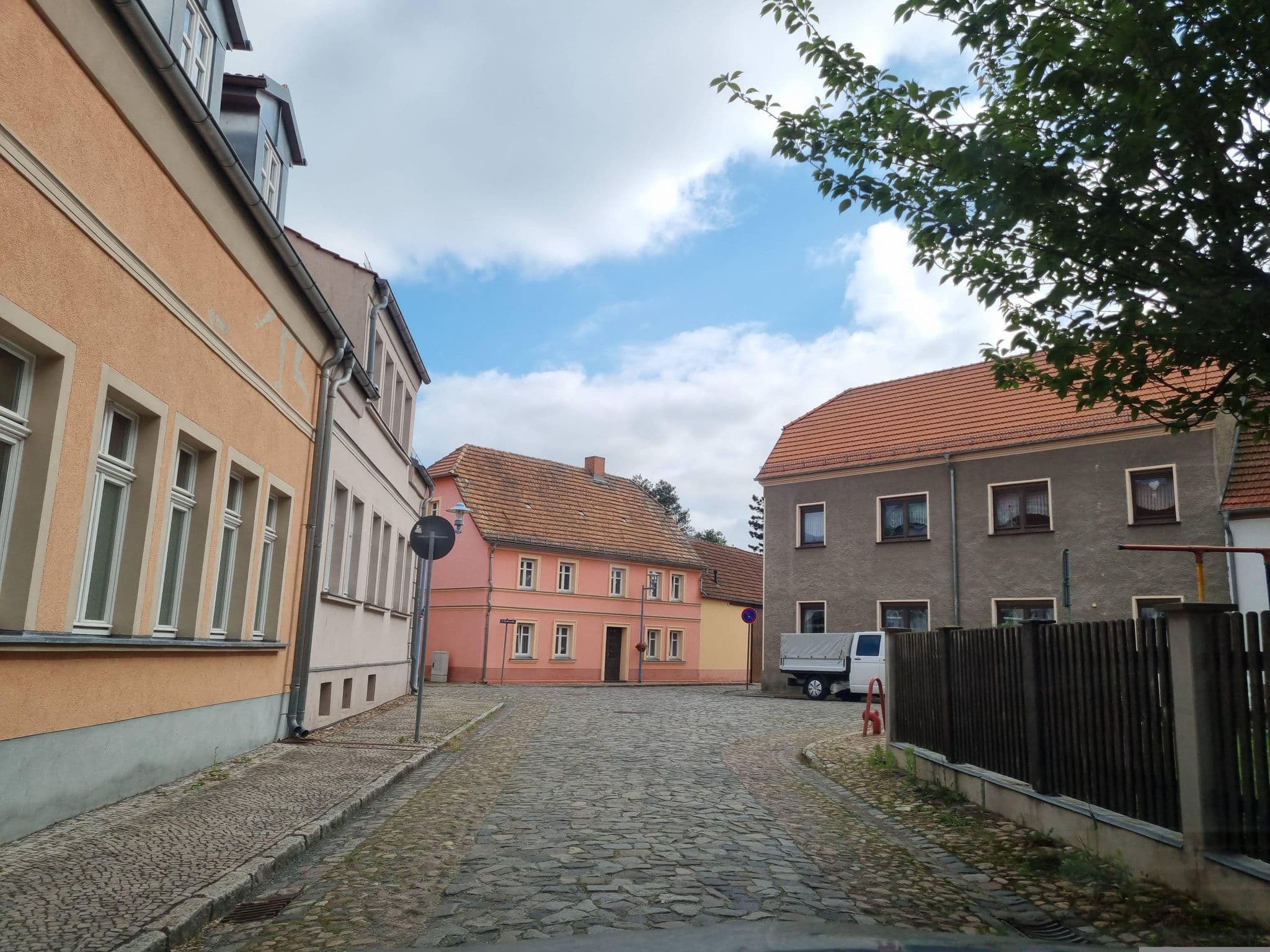 Street view near Schlossherberge, Uebigau — © dsmm (CC BY-SA · Mapillary)