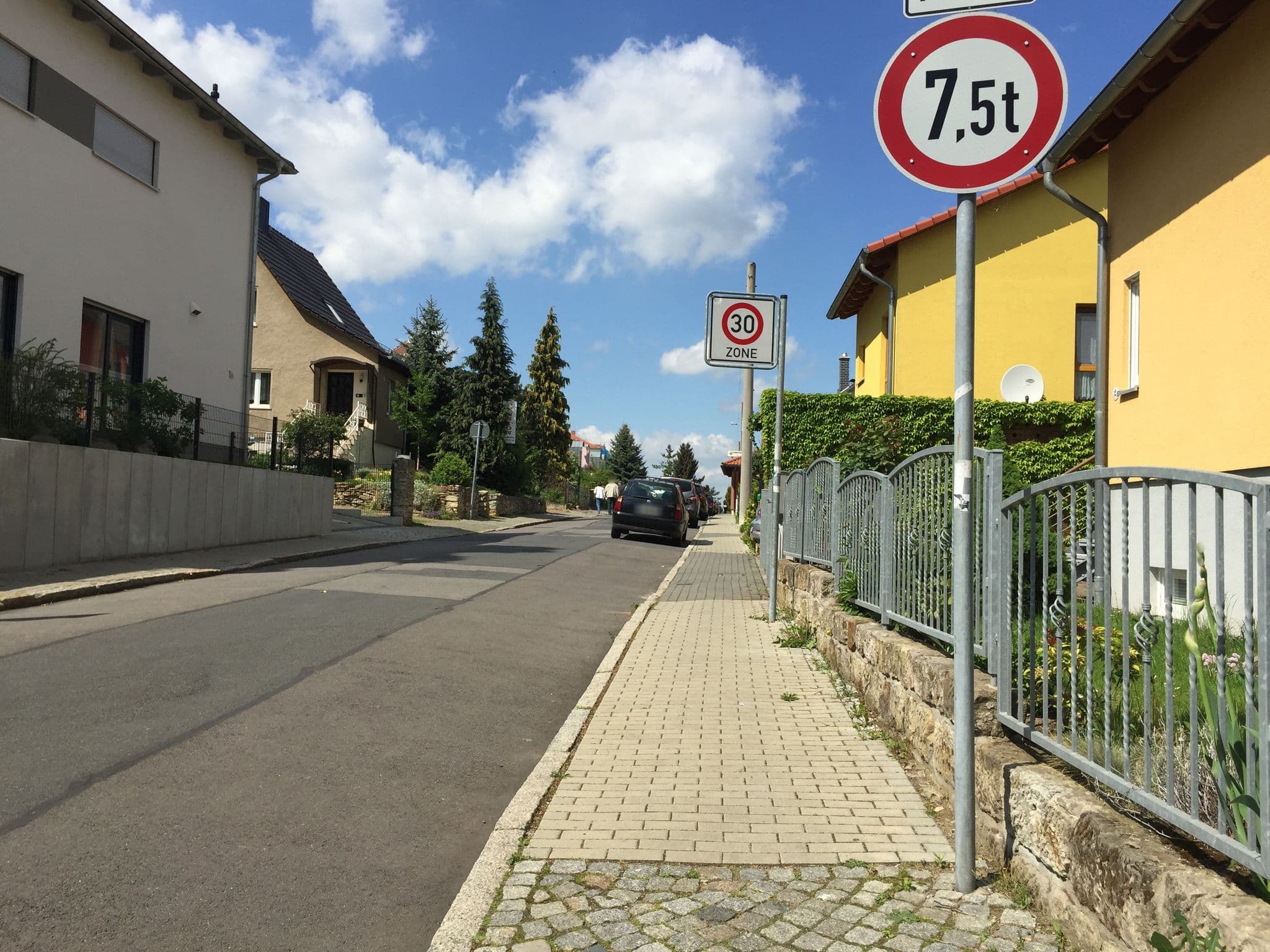Street view near Pension Tyrian, Gorbitz — © ubahnverleih (CC BY-SA · Mapillary)