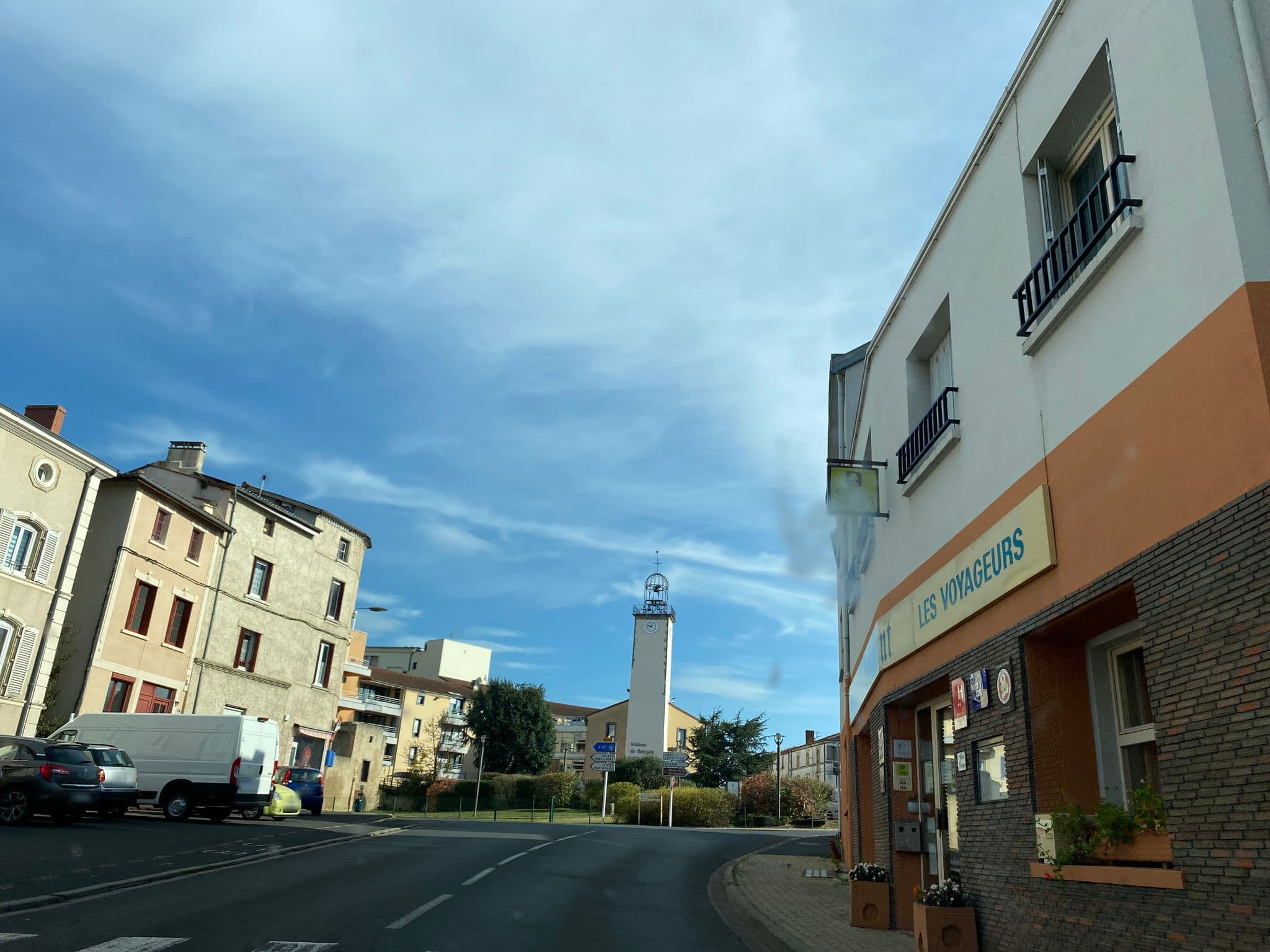 Street view near Les Voyageurs, Lezoux — © fpm (CC BY-SA · Mapillary)