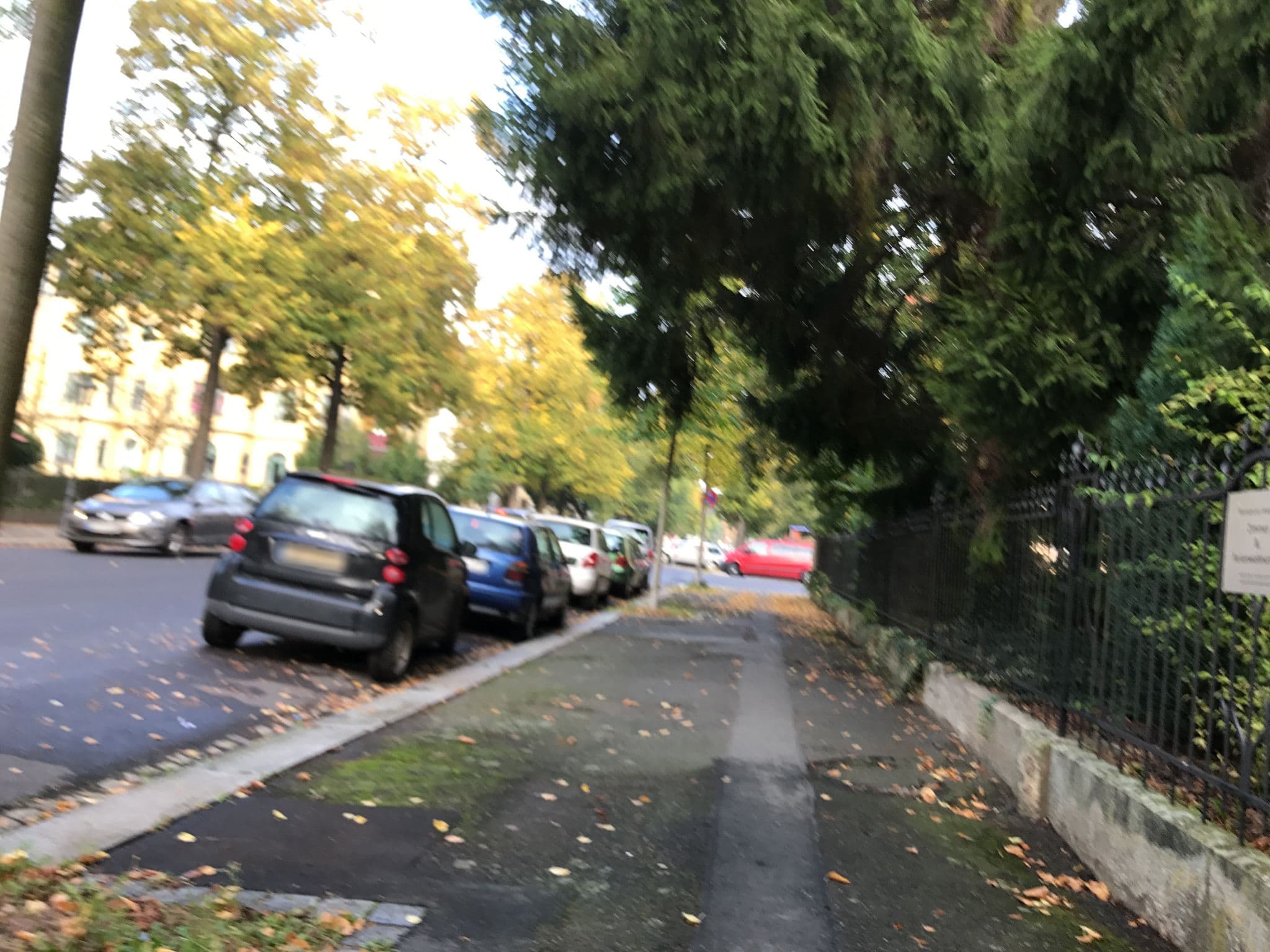 Street view near Wohnen mit Ambiente, Blasewitz — © miguel_andrade (CC BY-SA · Mapillary)
