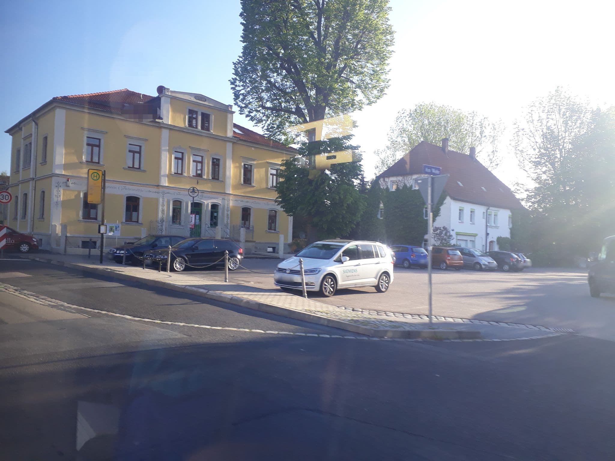 Street view near Hotel und Restaurant Zur Gewürzmühle, Leuben — © ntl97 (CC BY-SA · Mapillary)