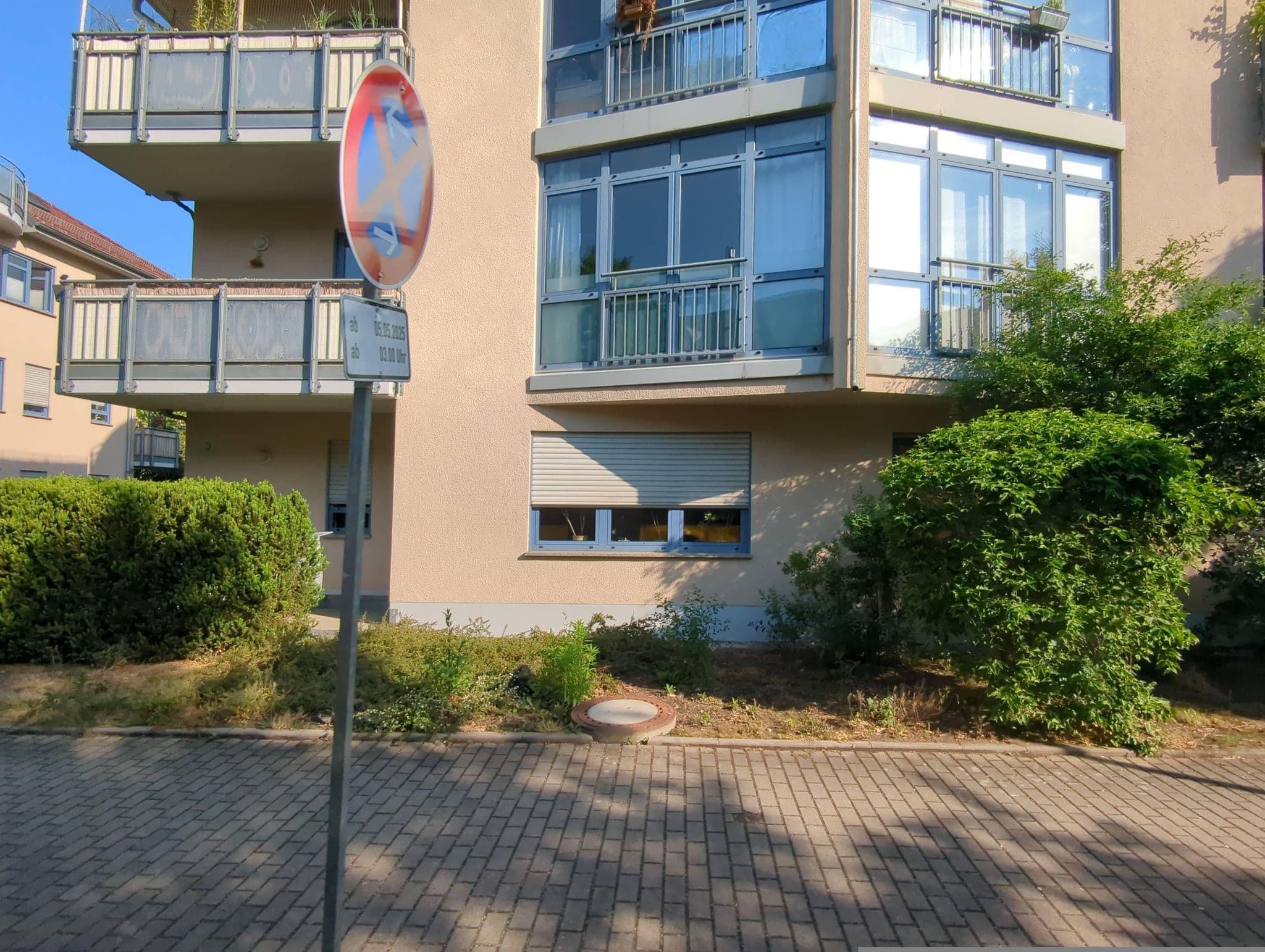 Street view near Apartments In Dresden Am Elbufer, Loschwitz — © ntl97 (CC BY-SA · Mapillary)