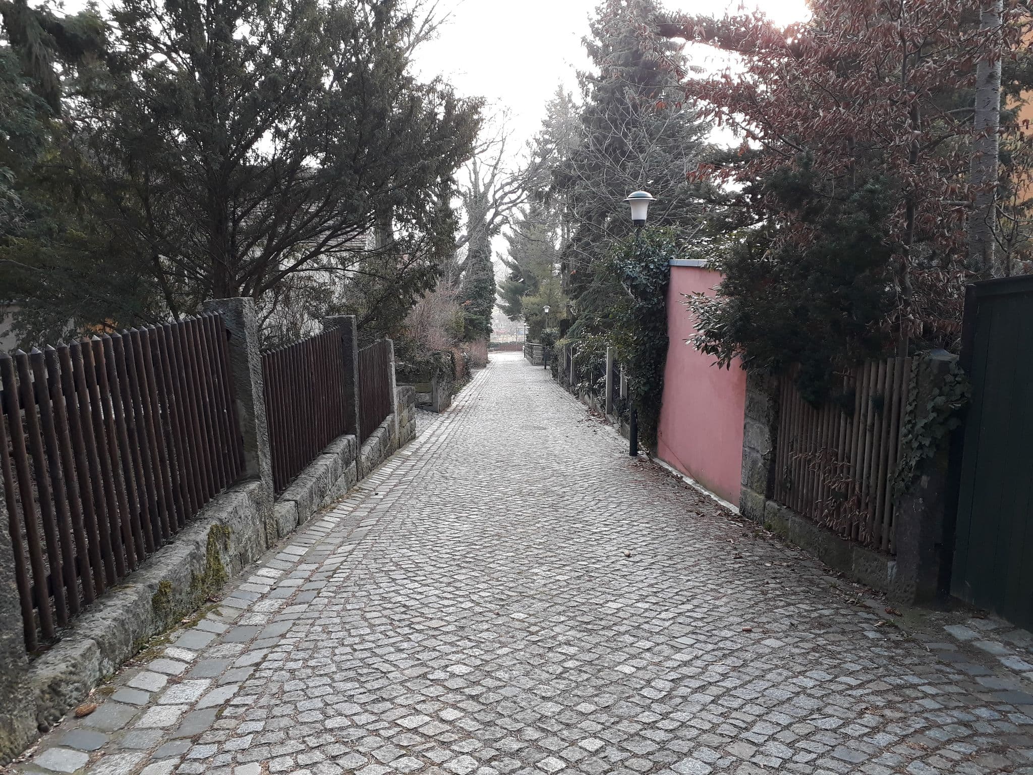 Street view near Ferienwohnung mit Charme Pillnitz, Pillnitz — © ntl97 (CC BY-SA · Mapillary)