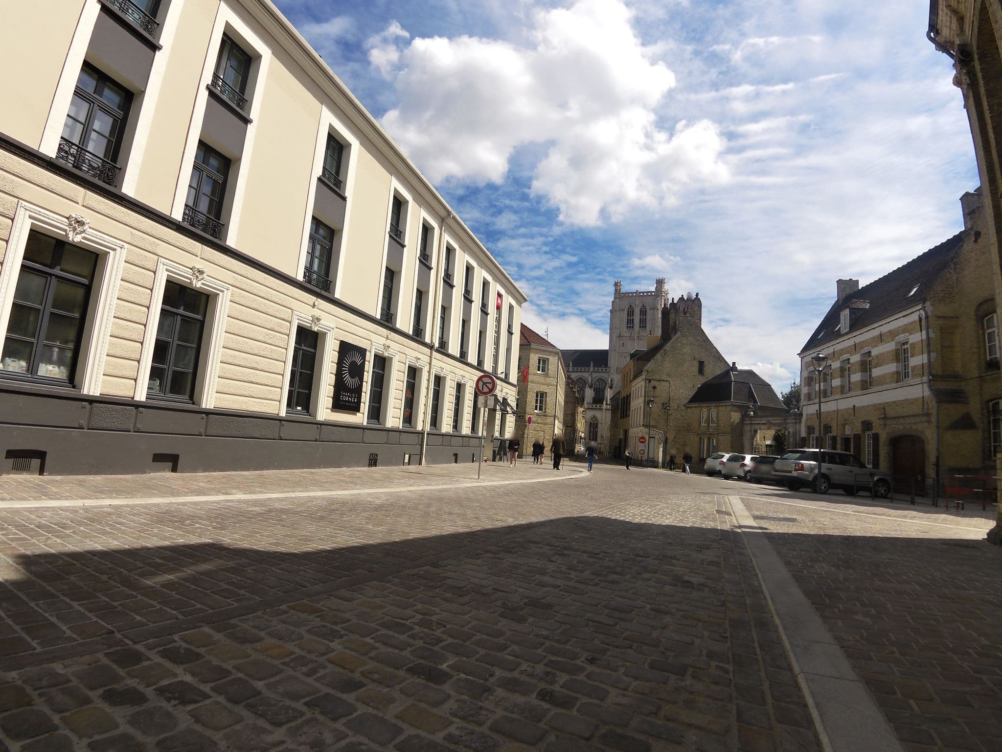 Street view near ibis Saint-Omer Centre, Saint-Omer — © zors1843 (CC BY-SA · Mapillary)