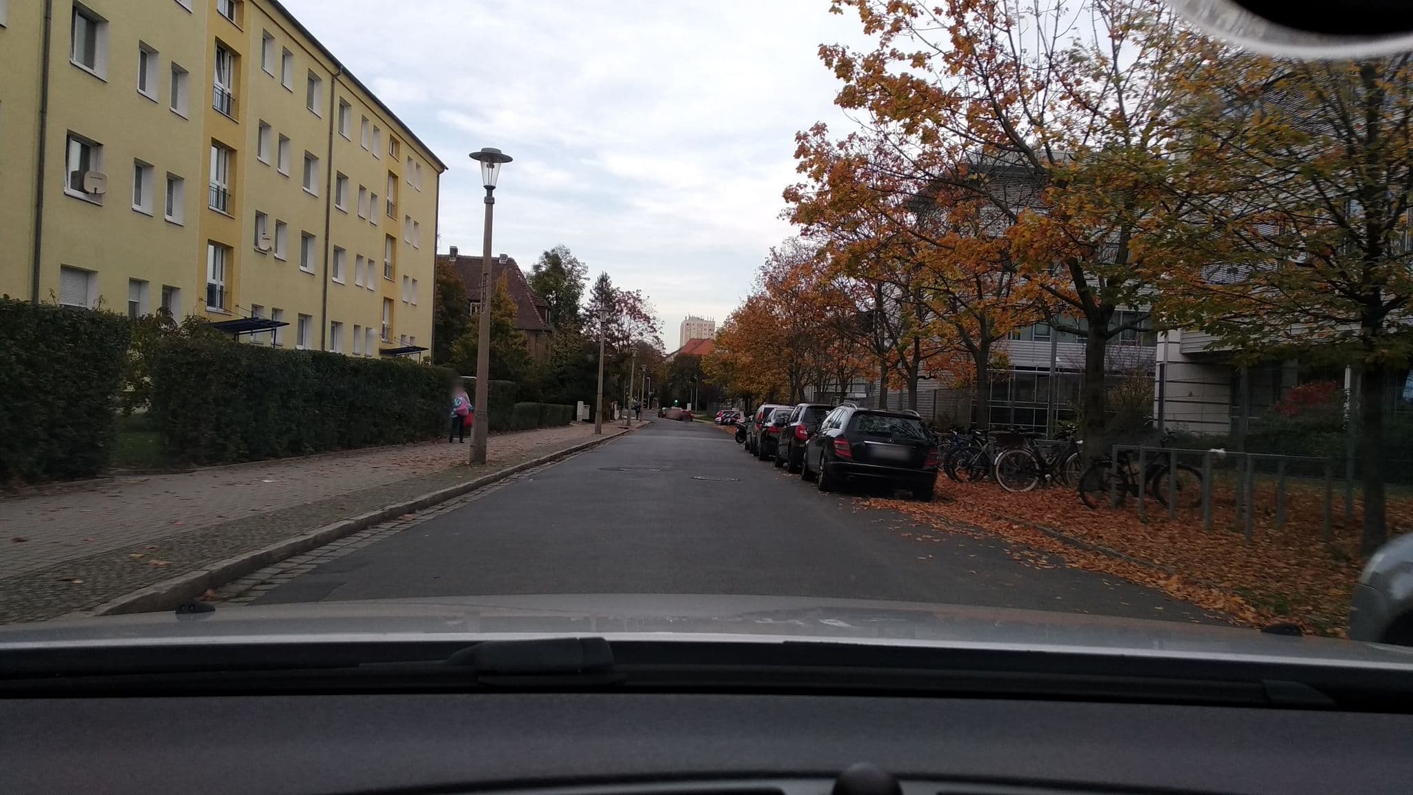 Street view near Whg./flat am Großen Garten, Blasewitz — © derechtefalco (CC BY-SA · Mapillary)