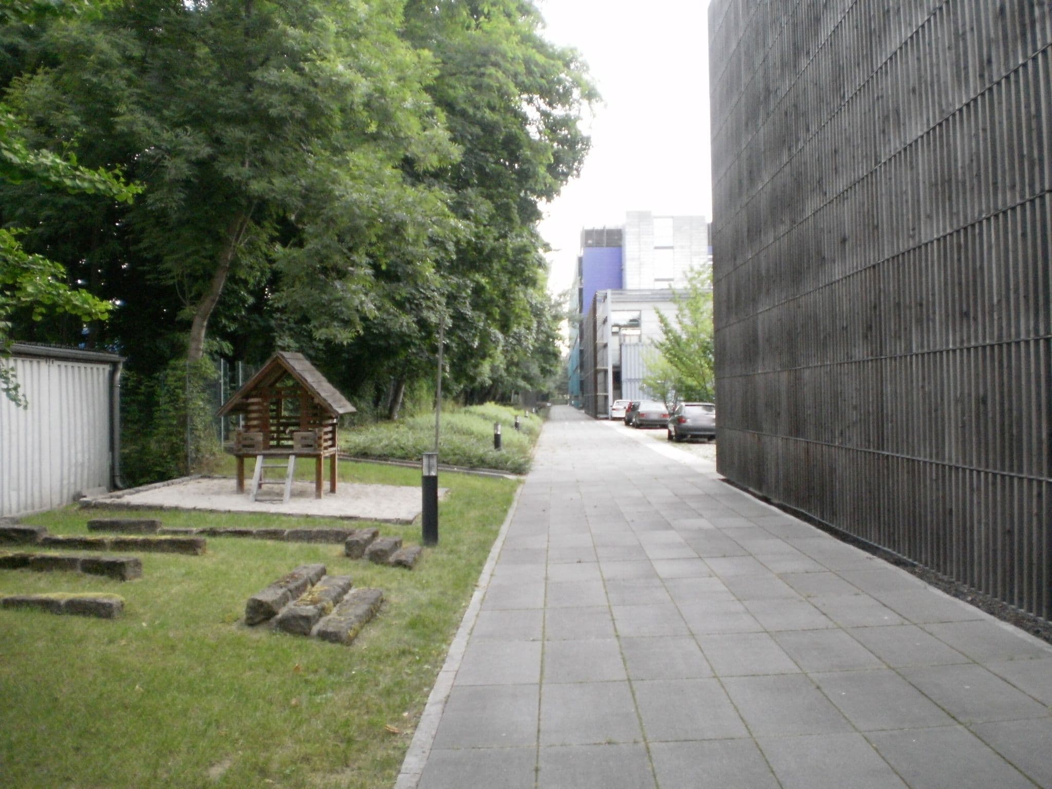 Street view near MPI Guesthouse, Blasewitz — © malenki (CC BY-SA · Mapillary)