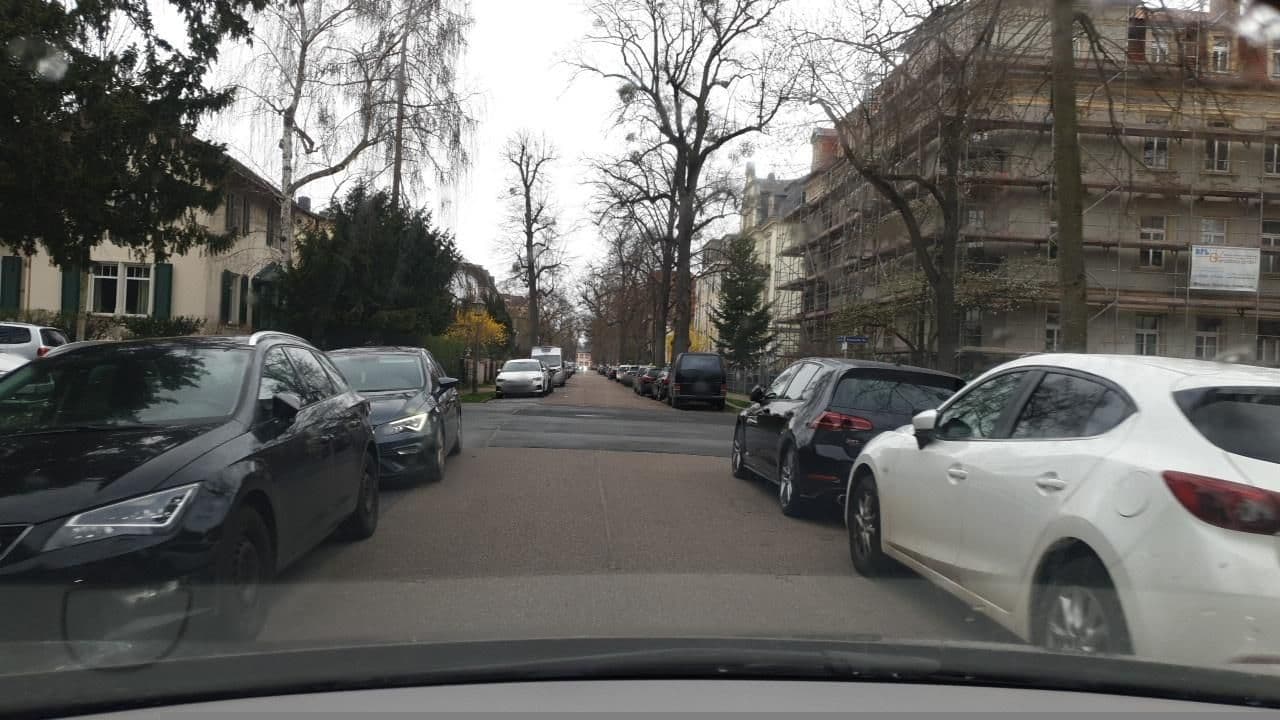Street view near Pension "Am Blauen Wunder", Blasewitz — © ogniretzlab (CC BY-SA · Mapillary)