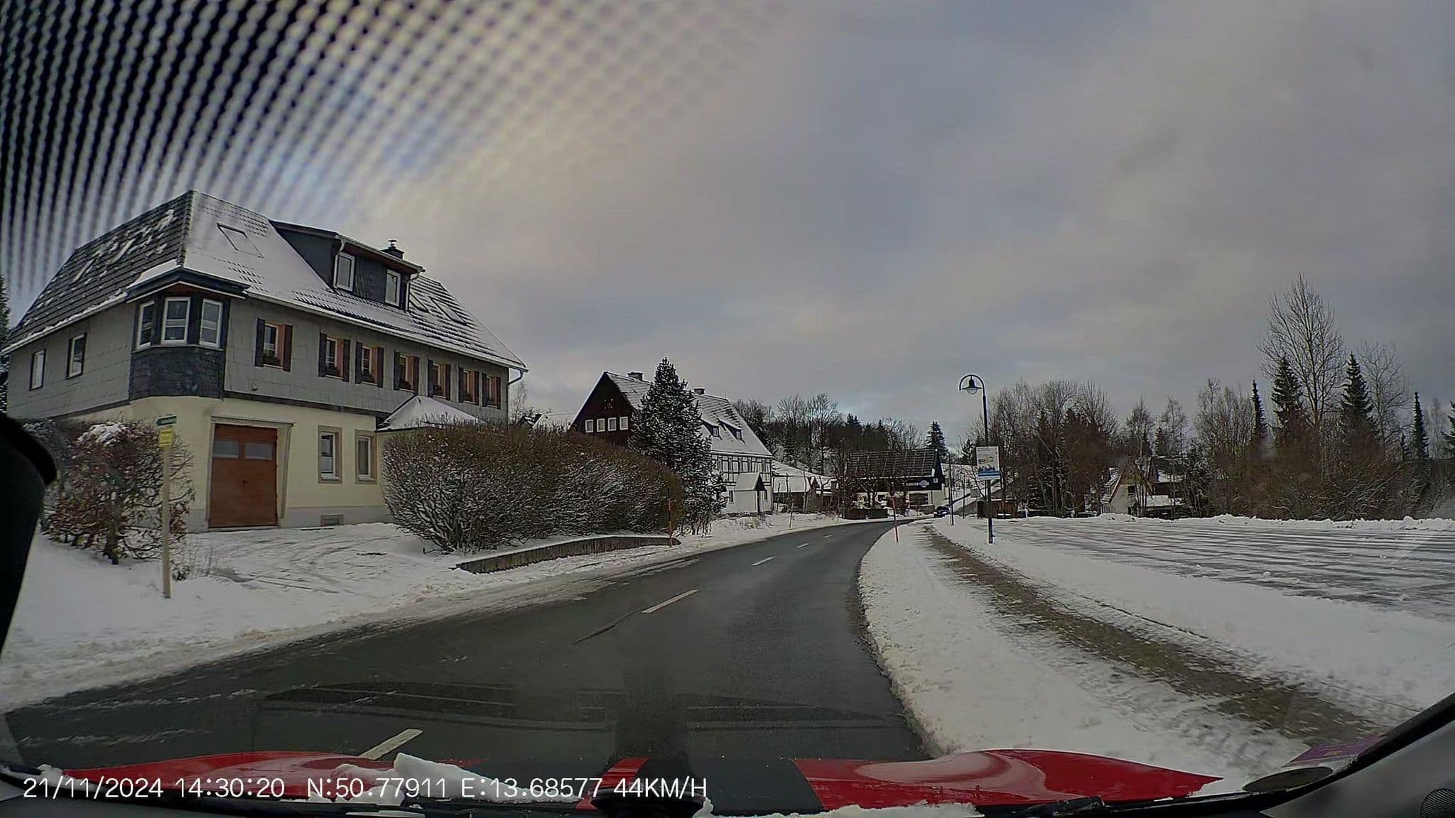 Street view near Bergheimat Pomsel, Altenberg — © AR88 (CC BY-SA · Mapillary)