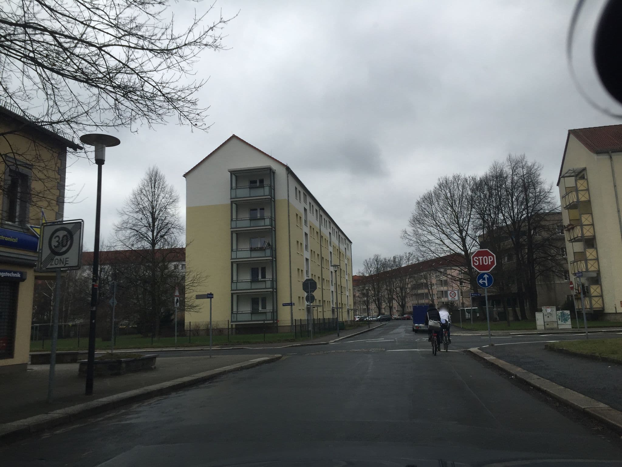 Street view near Ferienapartements Girrbach, Blasewitz — © thomersch (CC BY-SA · Mapillary)