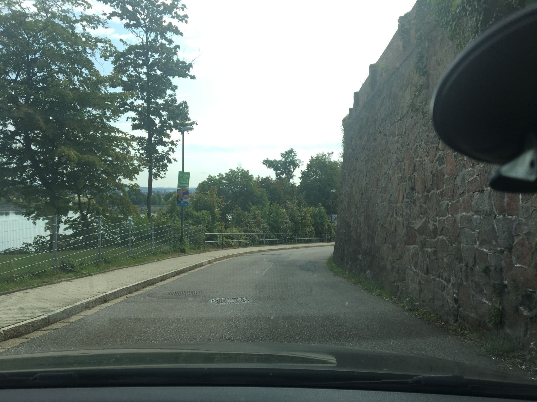 Street view near Hotel und Restaurant Wilhelmsburg, Radebeul — © swalther (CC BY-SA · Mapillary)