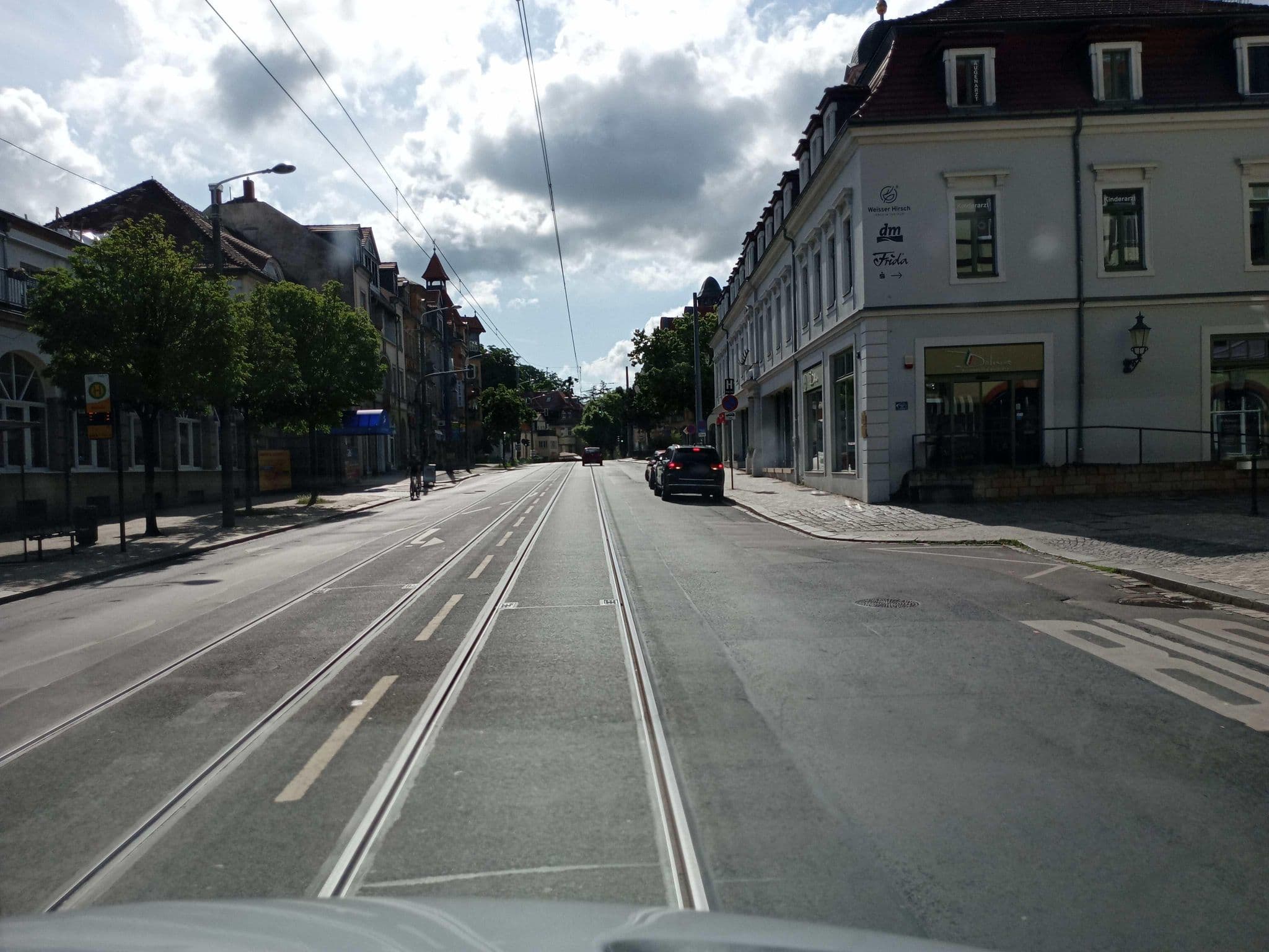 Street view near Kurhaus & Parkhotel Weisser Hirsch, Loschwitz — © atze02 (CC BY-SA · Mapillary)